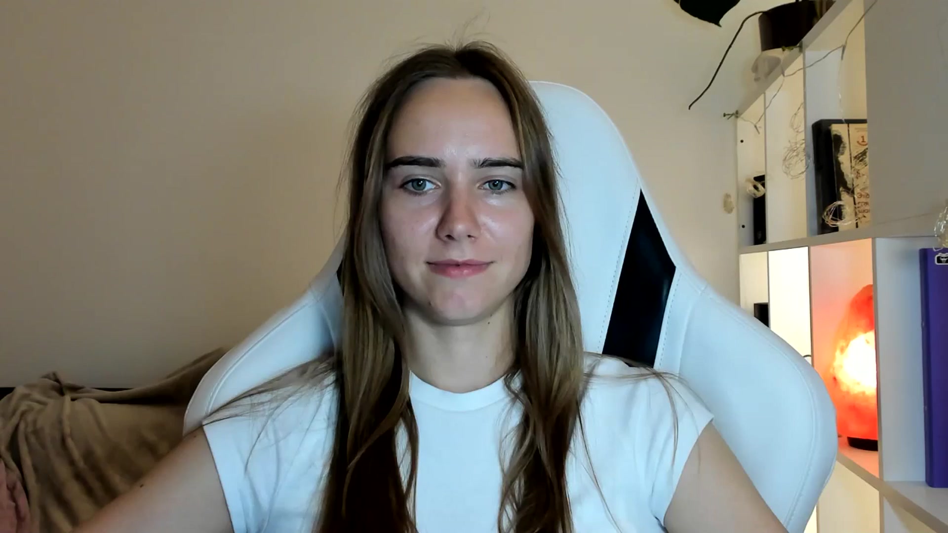 Gallery image thumbnail from OhAlisa's myfreecams stream on, 07/19/2025, 19:36 image 16 of 20