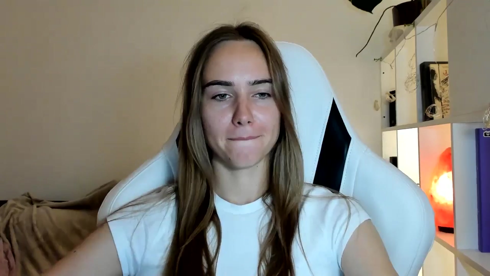 Gallery image thumbnail from OhAlisa's myfreecams stream on, 07/19/2025, 19:36 image 18 of 20