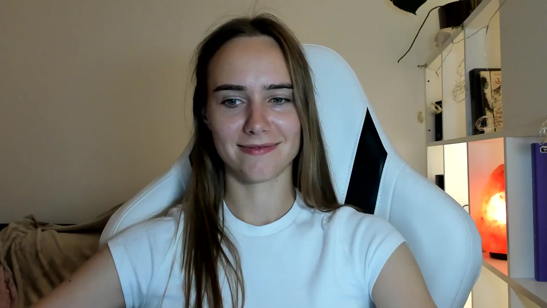 Gallery image thumbnail from OhAlisa's myfreecams stream on, 07/19/2025, 19:36 image 7 of 20