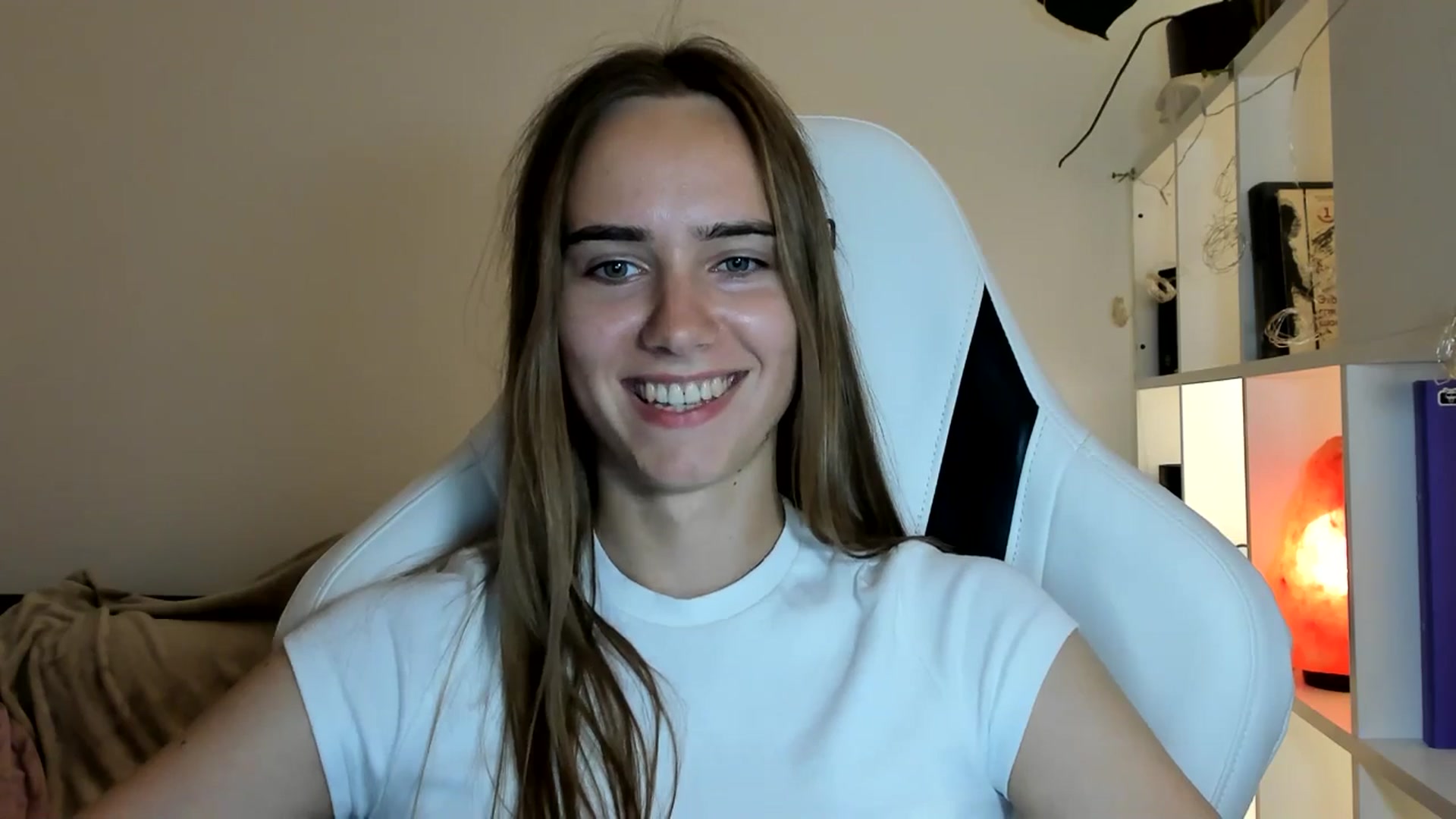 Gallery image thumbnail from OhAlisa's myfreecams stream on, 07/19/2025, 19:36 image 2 of 20