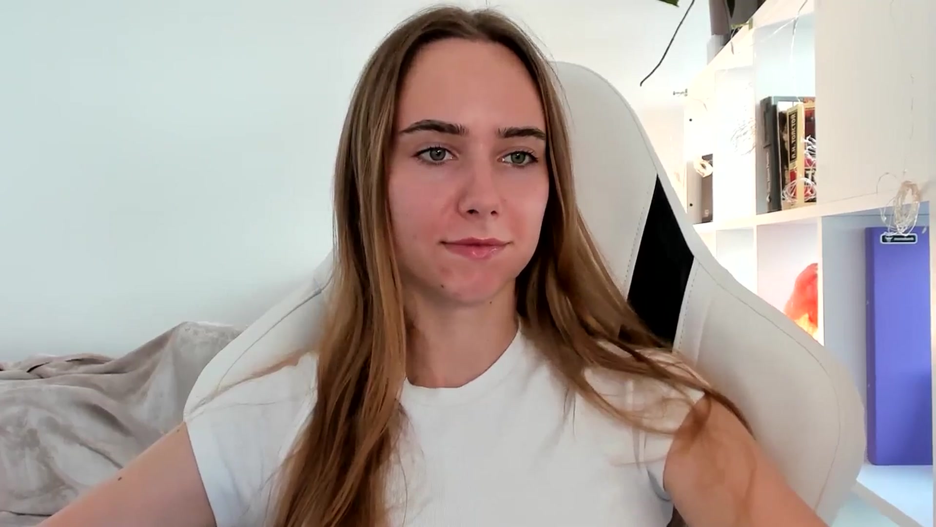 Gallery image thumbnail from OhAlisa's myfreecams stream on, 07/22/2025, 16:12 image 11 of 20
