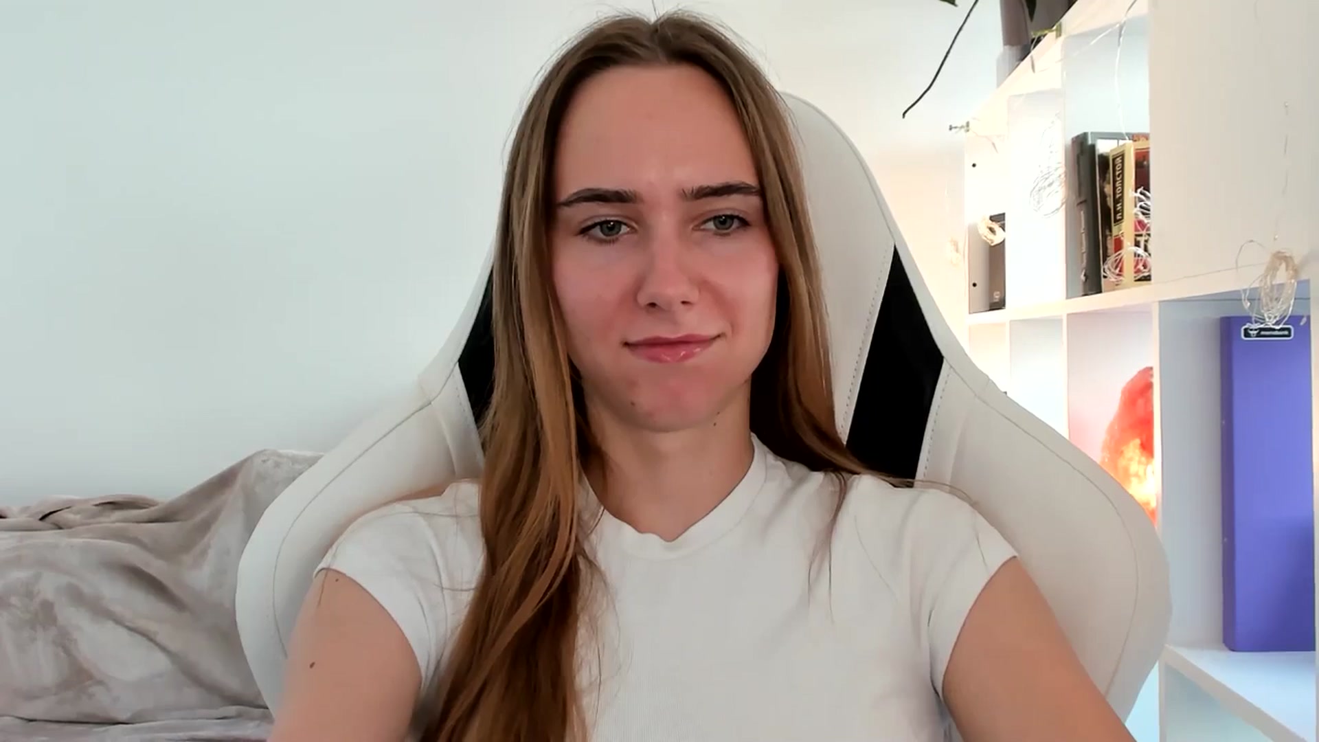 Gallery image thumbnail from OhAlisa's myfreecams stream on, 07/22/2025, 16:12 image 7 of 20
