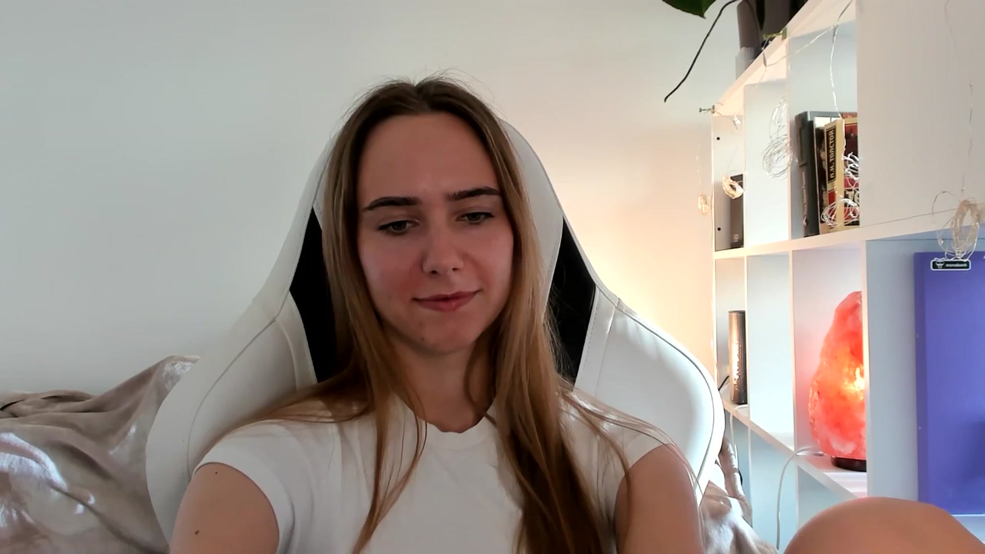 Gallery image thumbnail from OhAlisa's myfreecams stream on, 07/22/2025, 16:48 image 8 of 20