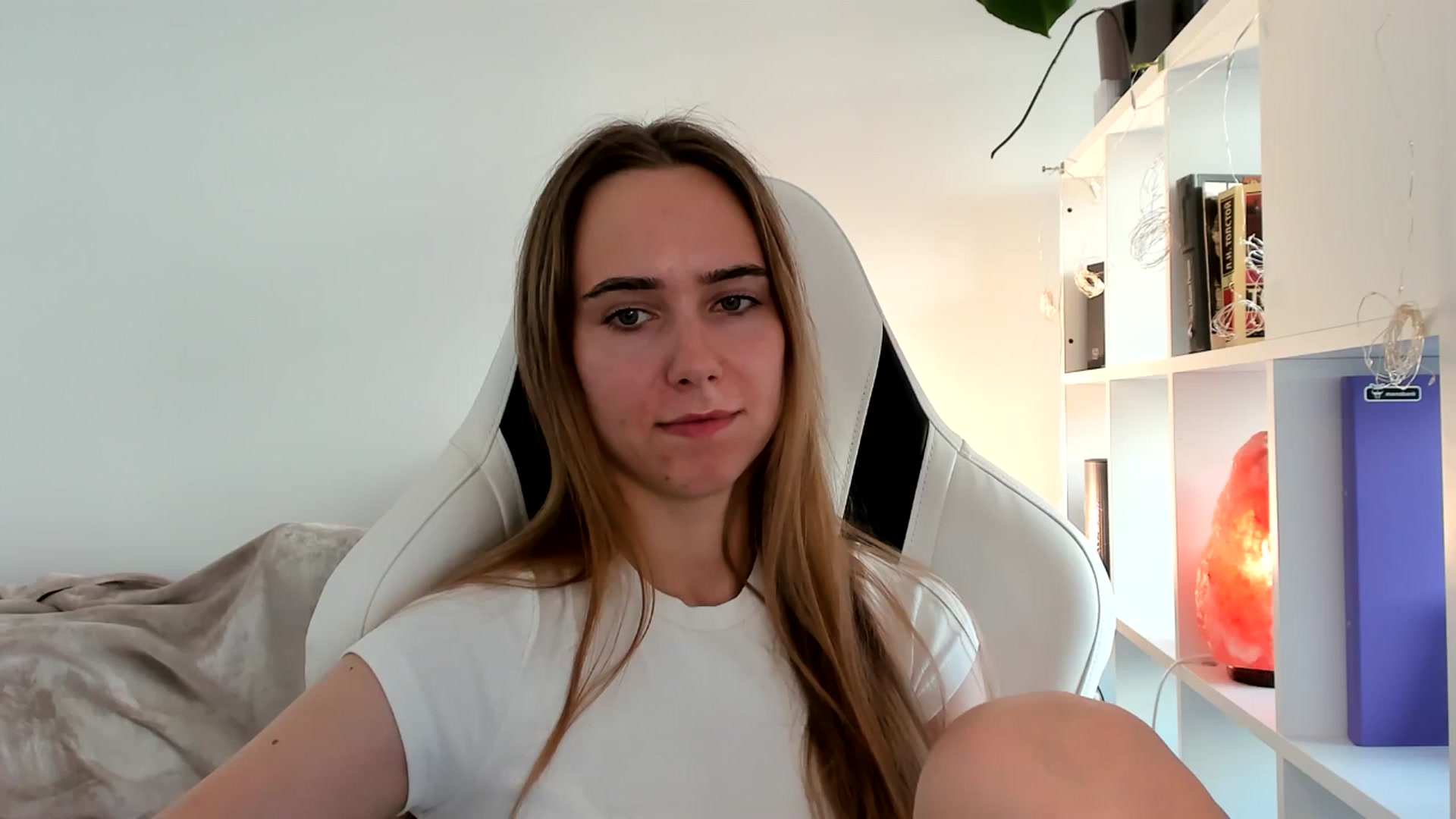 Gallery image thumbnail from OhAlisa's myfreecams stream on, 07/22/2025, 16:48 image 6 of 20