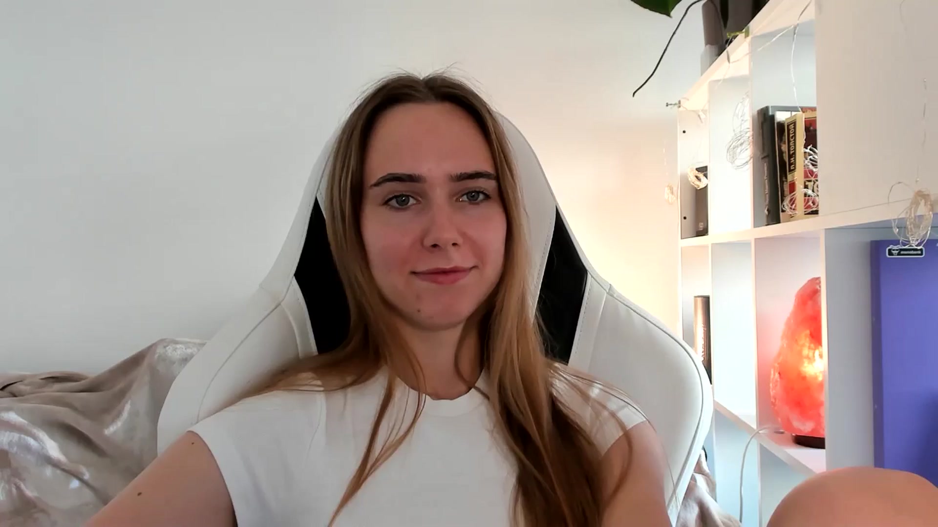 Gallery image thumbnail from OhAlisa's myfreecams stream on, 07/22/2025, 16:48 image 7 of 20