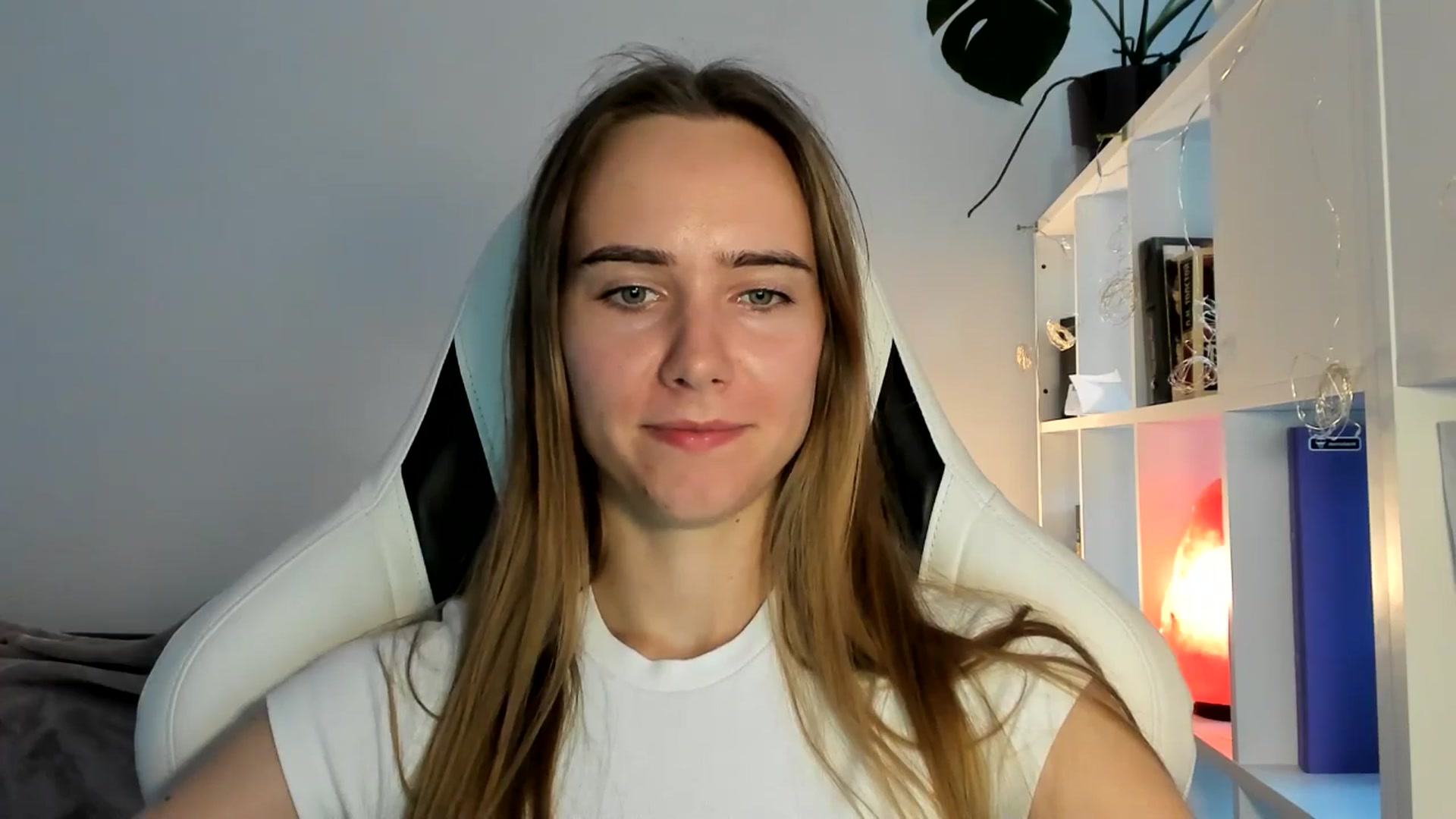 Gallery image thumbnail from OhAlisa's myfreecams stream on, 07/22/2025, 19:13 image 3 of 20