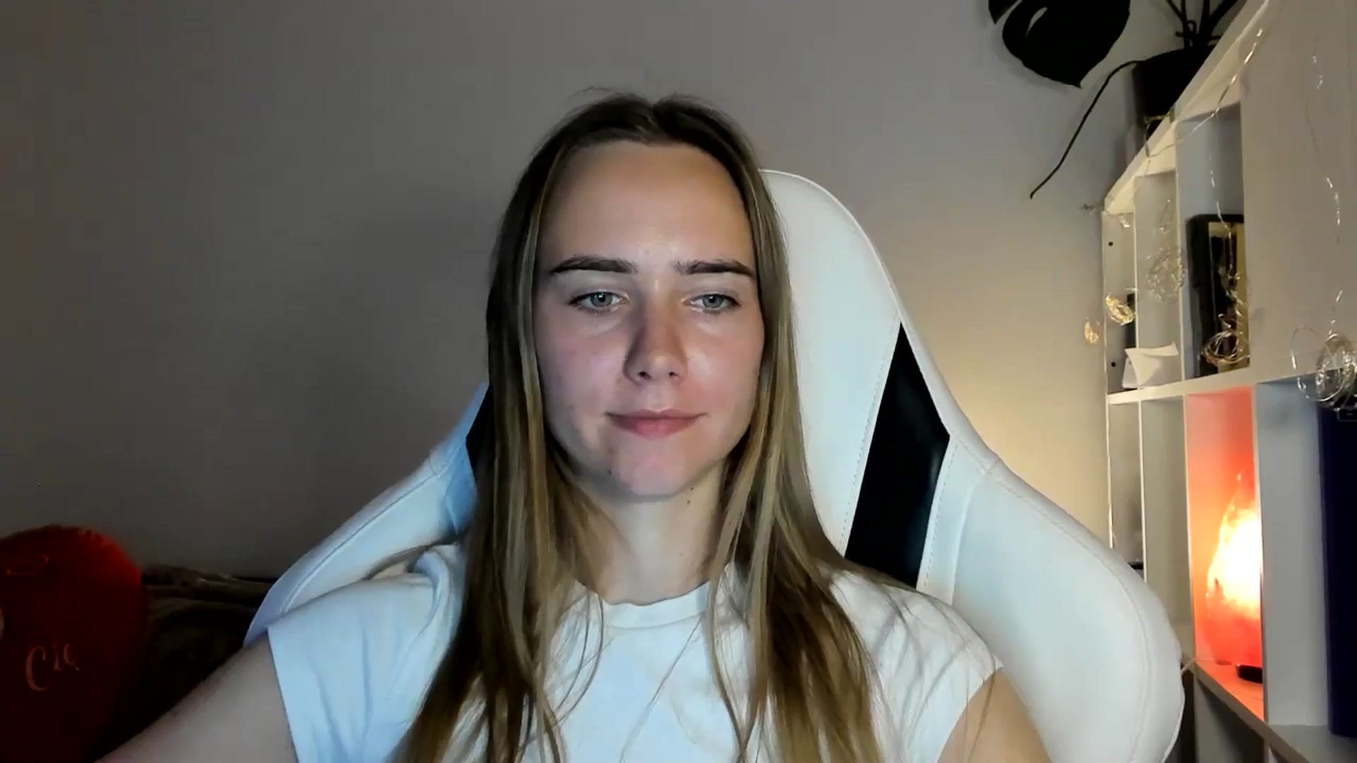 Gallery image thumbnail from OhAlisa's myfreecams stream on, 07/22/2025, 20:22 image 19 of 20