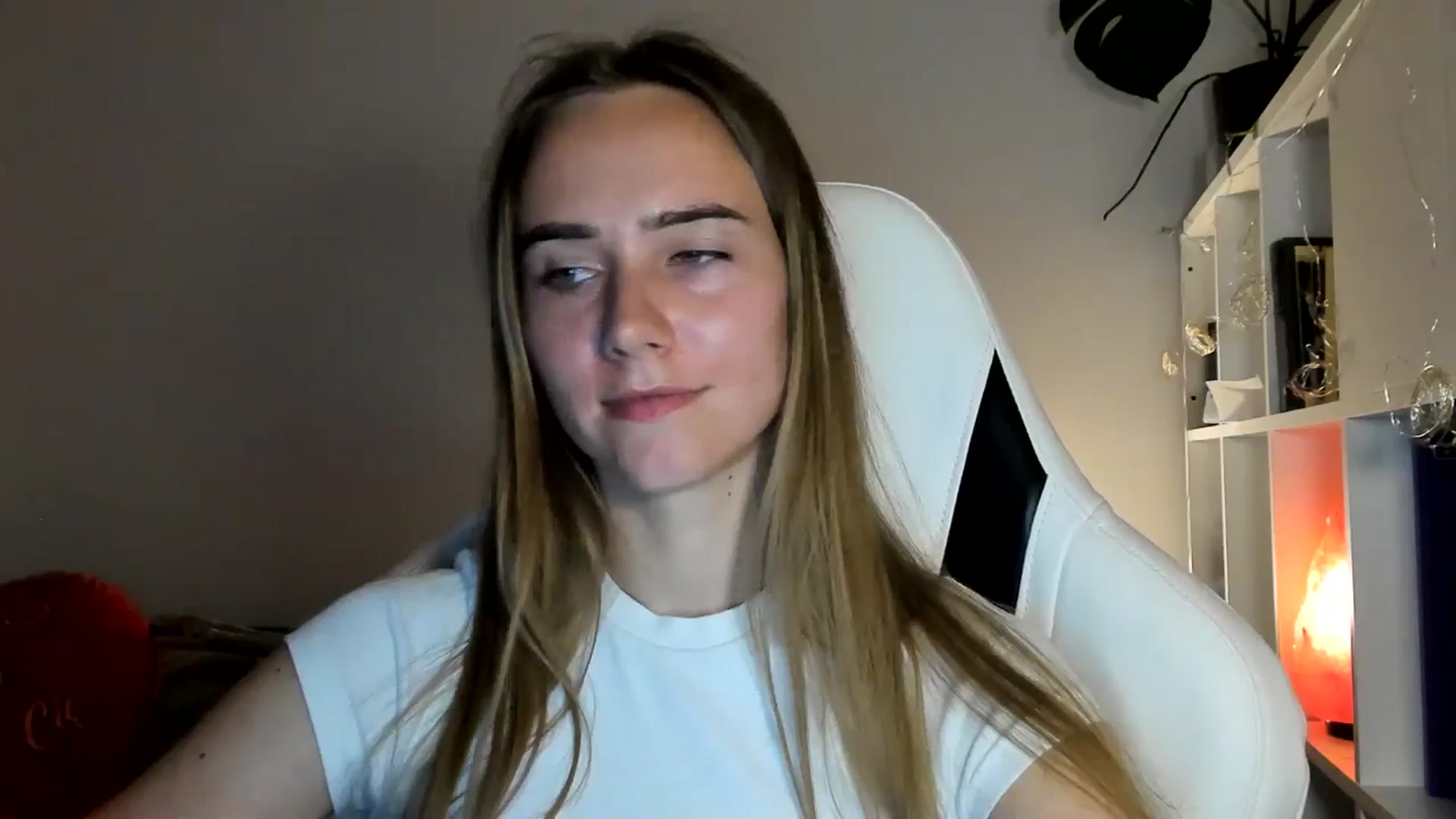 Gallery image thumbnail from OhAlisa's myfreecams stream on, 07/22/2025, 20:22 image 9 of 20