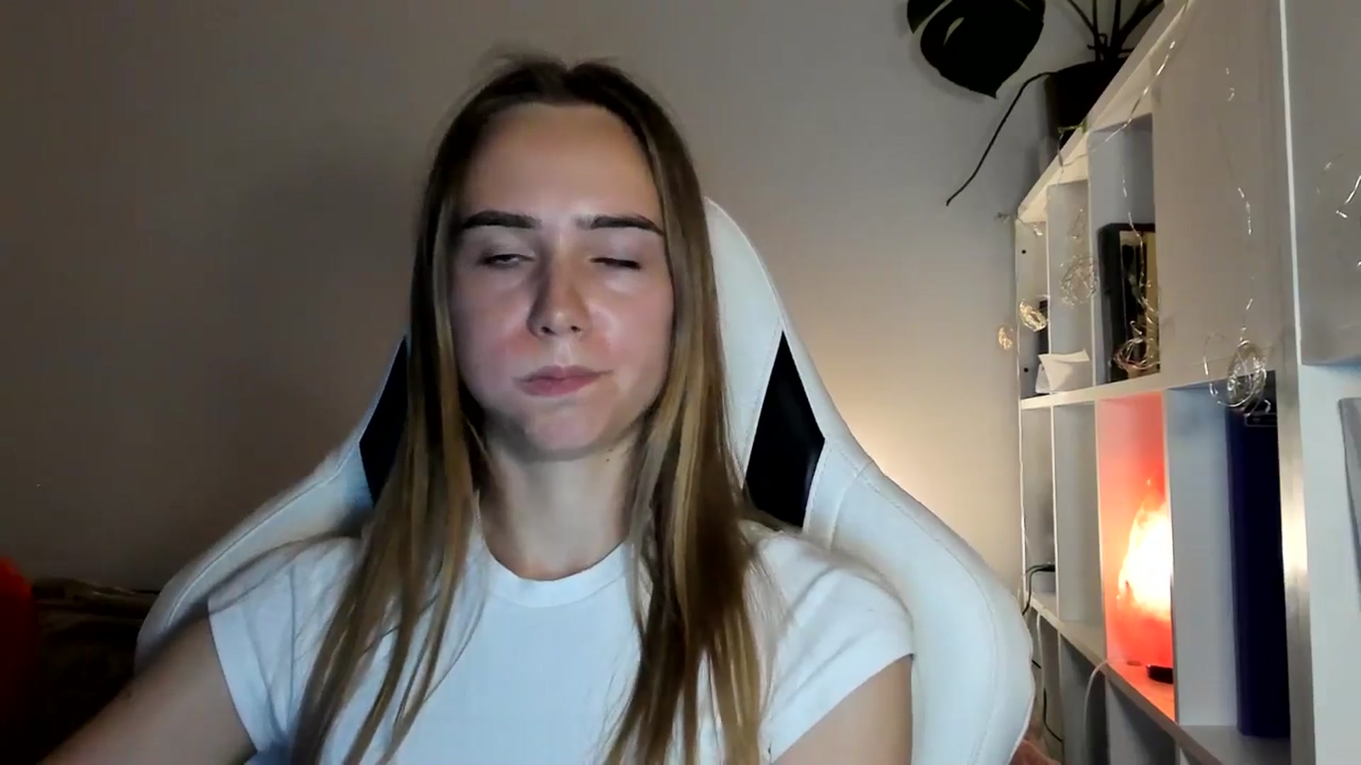 Gallery image thumbnail from OhAlisa's myfreecams stream on, 07/22/2025, 20:22 image 5 of 20