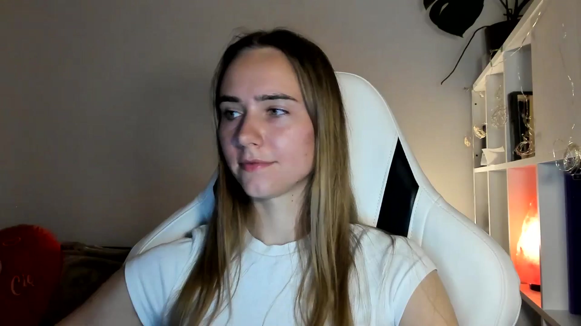 Gallery image thumbnail from OhAlisa's myfreecams stream on, 07/22/2025, 20:22 image 15 of 20