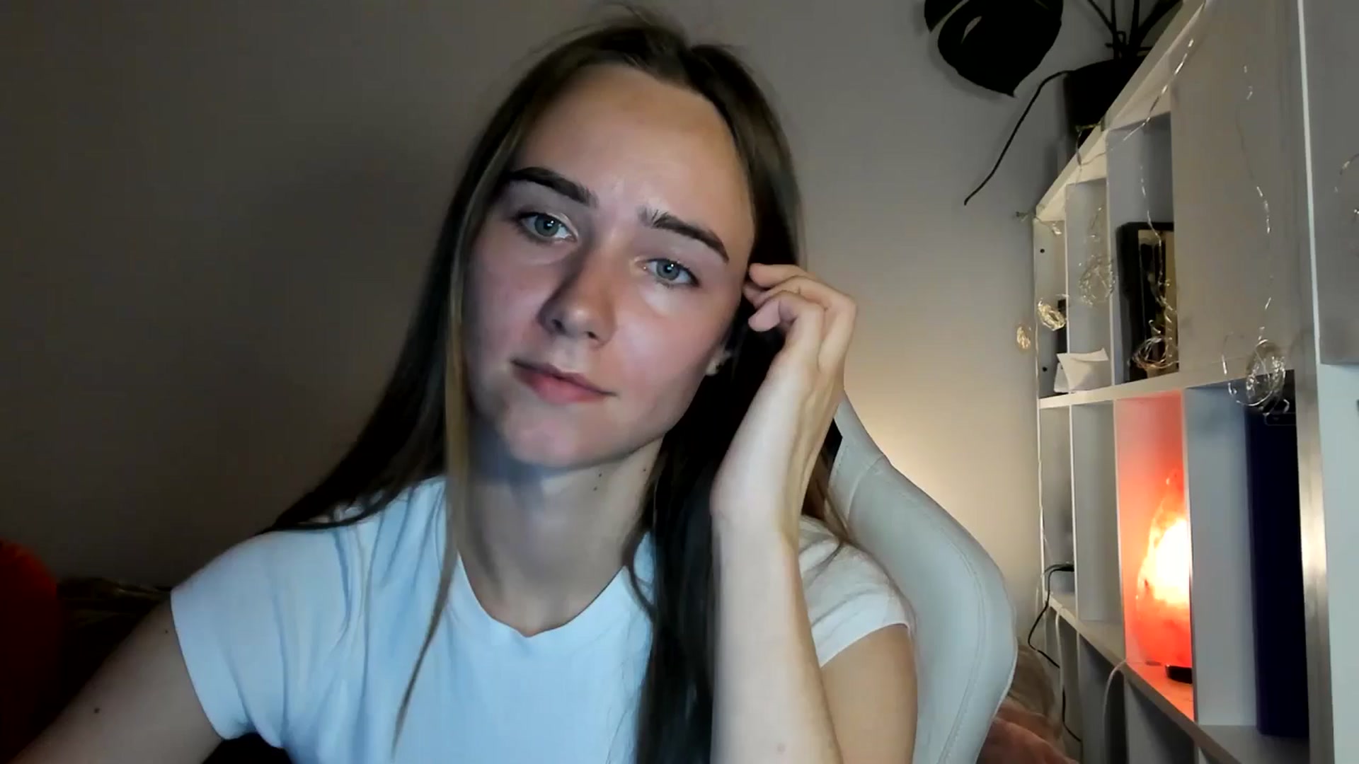 Gallery image thumbnail from OhAlisa's myfreecams stream on, 07/22/2025, 20:22 image 1 of 20