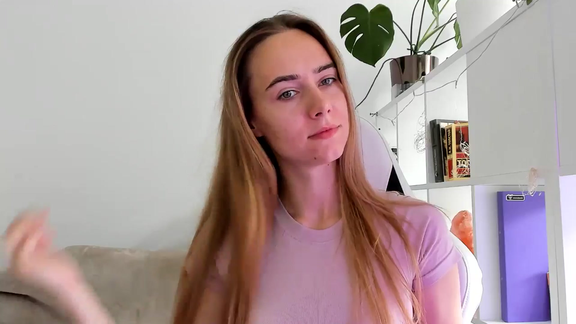 Gallery image thumbnail from OhAlisa's myfreecams stream on, 07/23/2025, 10:14 image 6 of 20