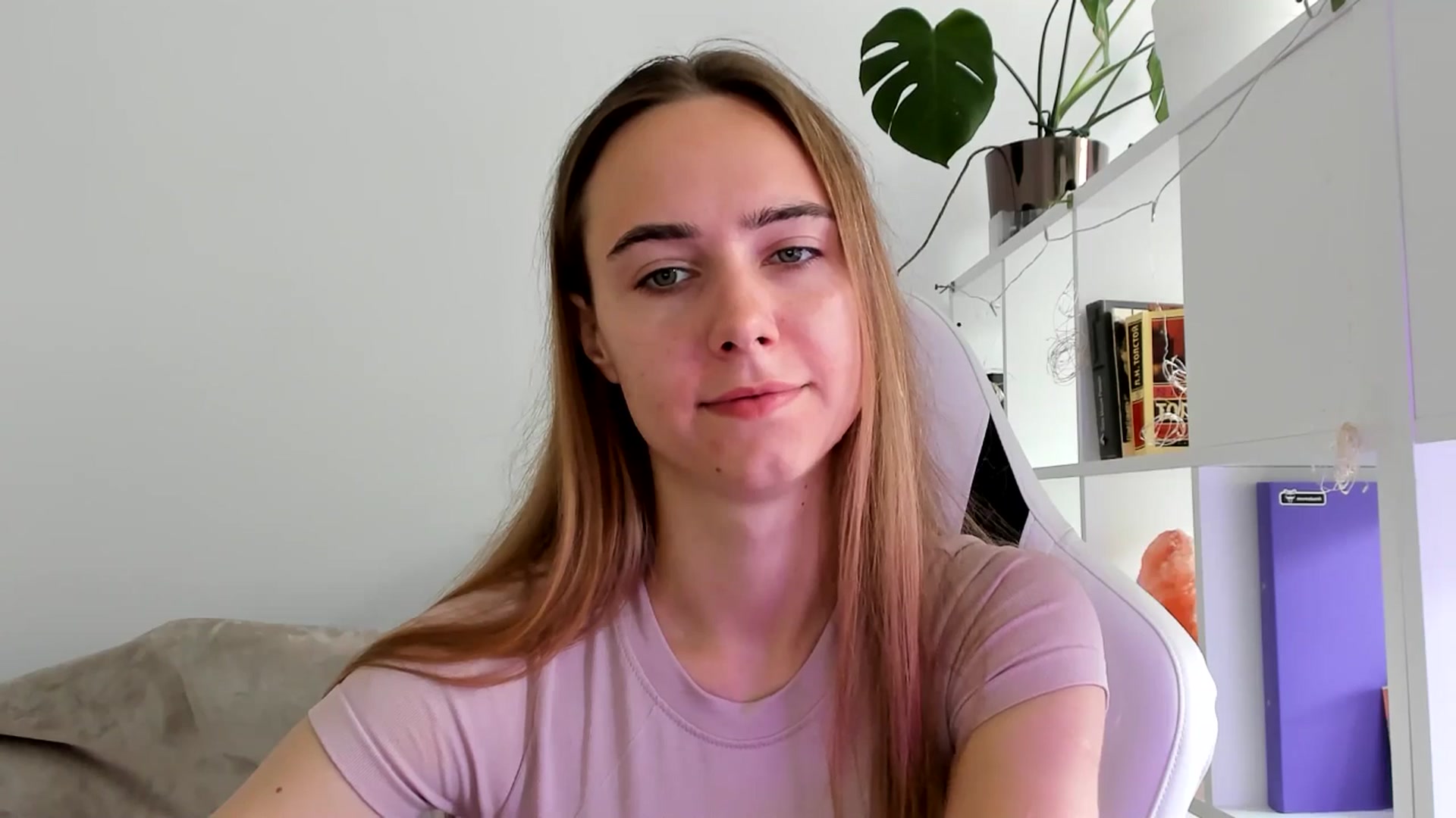 Gallery image thumbnail from OhAlisa's myfreecams stream on, 07/23/2025, 10:14 image 9 of 20