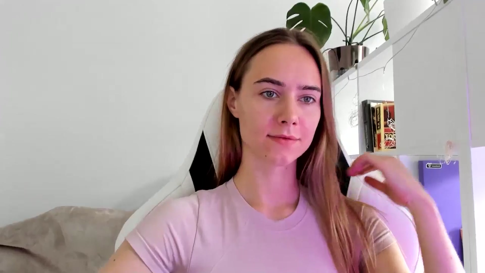 Gallery image thumbnail from OhAlisa's myfreecams stream on, 07/23/2025, 10:14 image 18 of 20