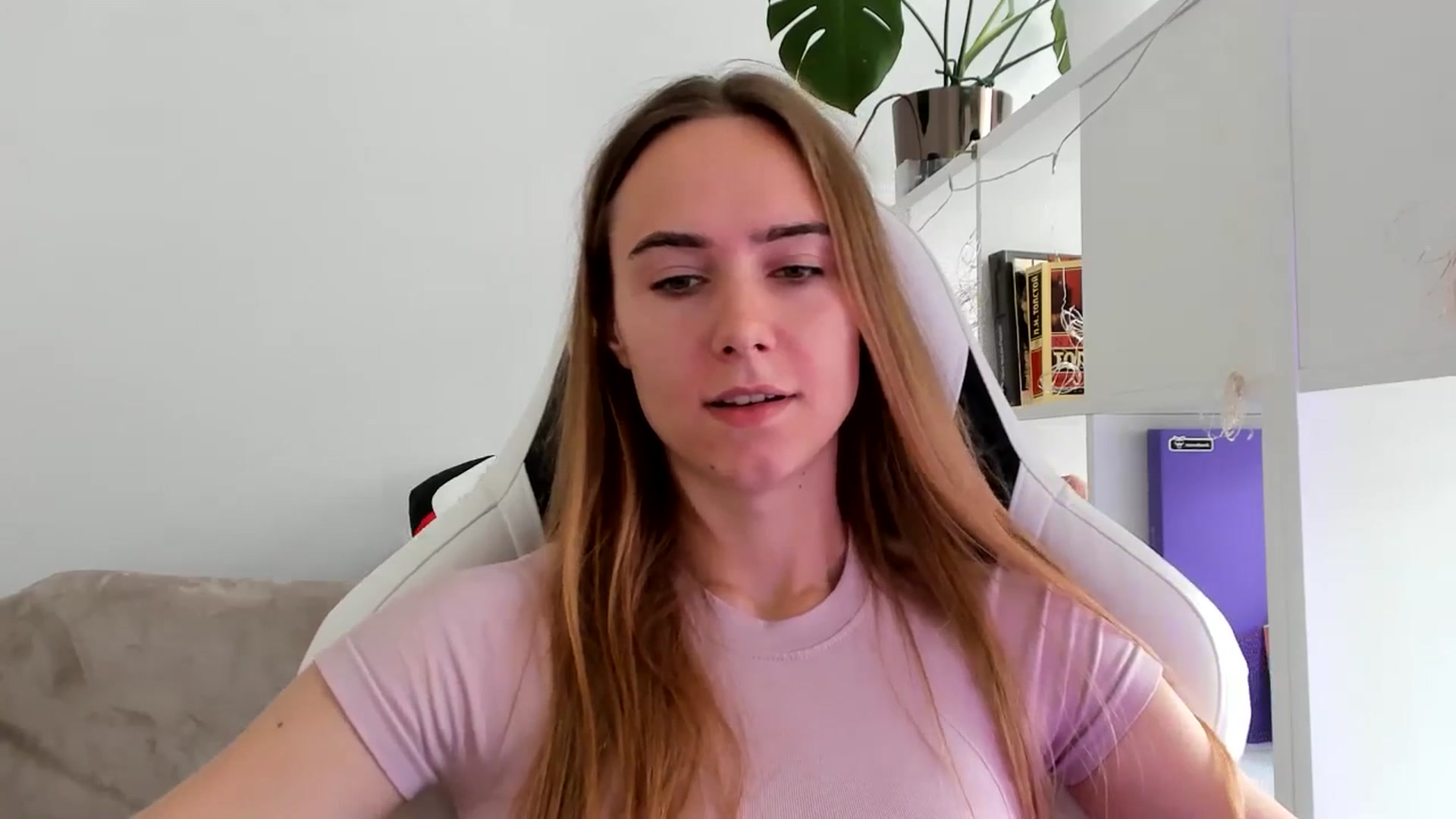 Gallery image thumbnail from OhAlisa's myfreecams stream on, 07/23/2025, 10:46 image 19 of 20