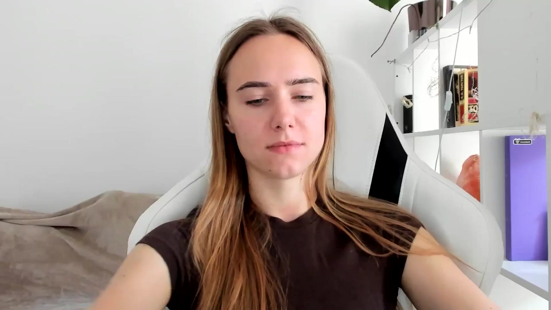 Gallery image thumbnail from OhAlisa's myfreecams stream on, 07/24/2025, 10:21 image 12 of 20