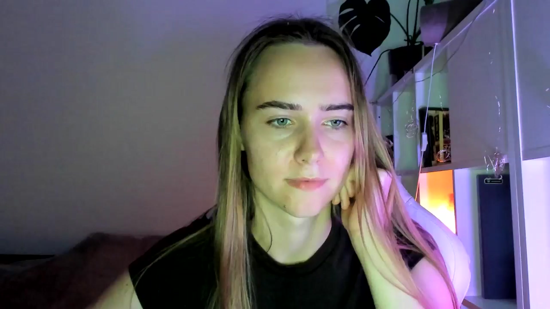 Gallery image thumbnail from OhAlisa's myfreecams stream on, 07/24/2025, 19:12 image 4 of 20