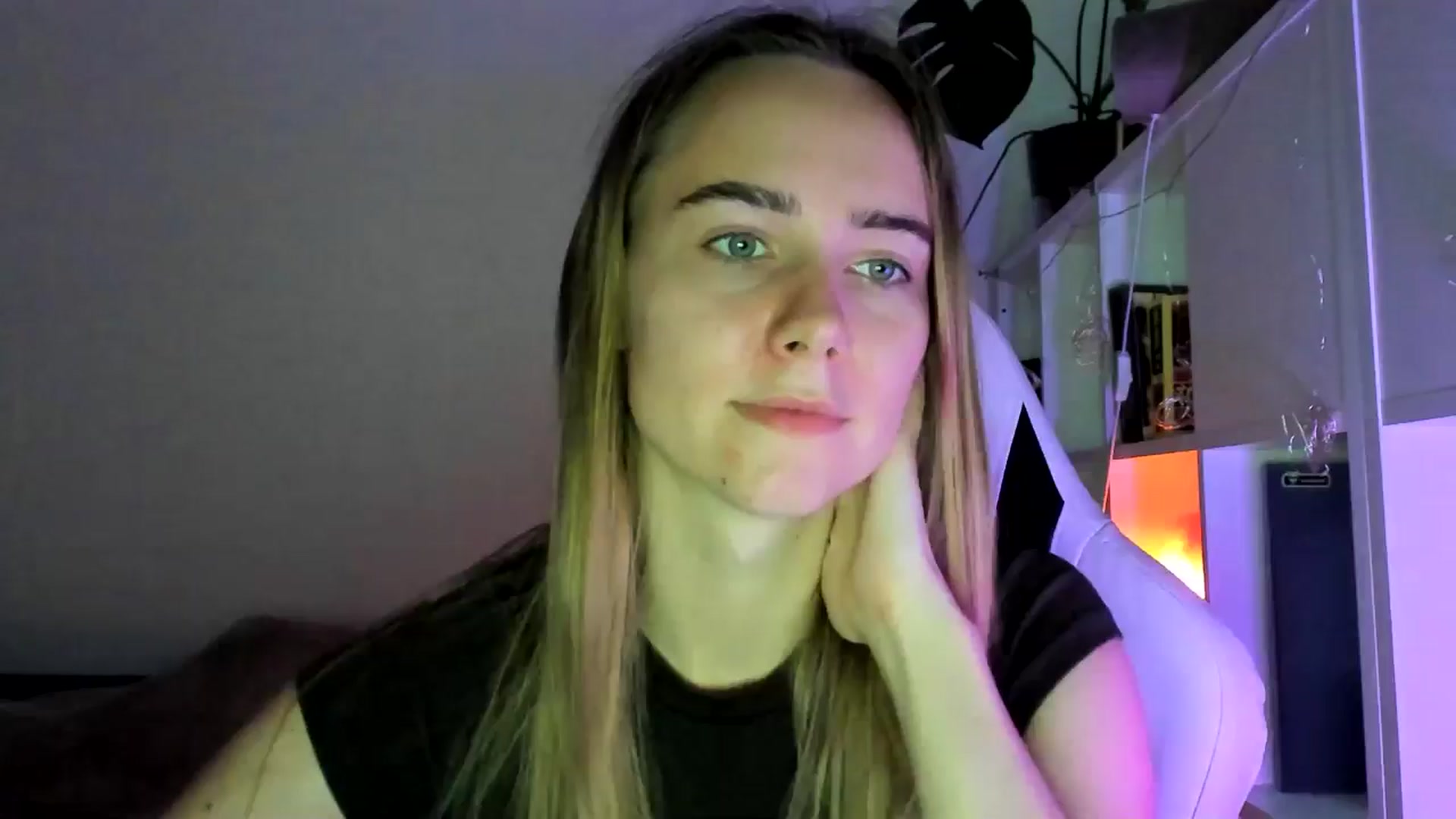 Gallery image thumbnail from OhAlisa's myfreecams stream on, 07/24/2025, 19:12 image 2 of 20