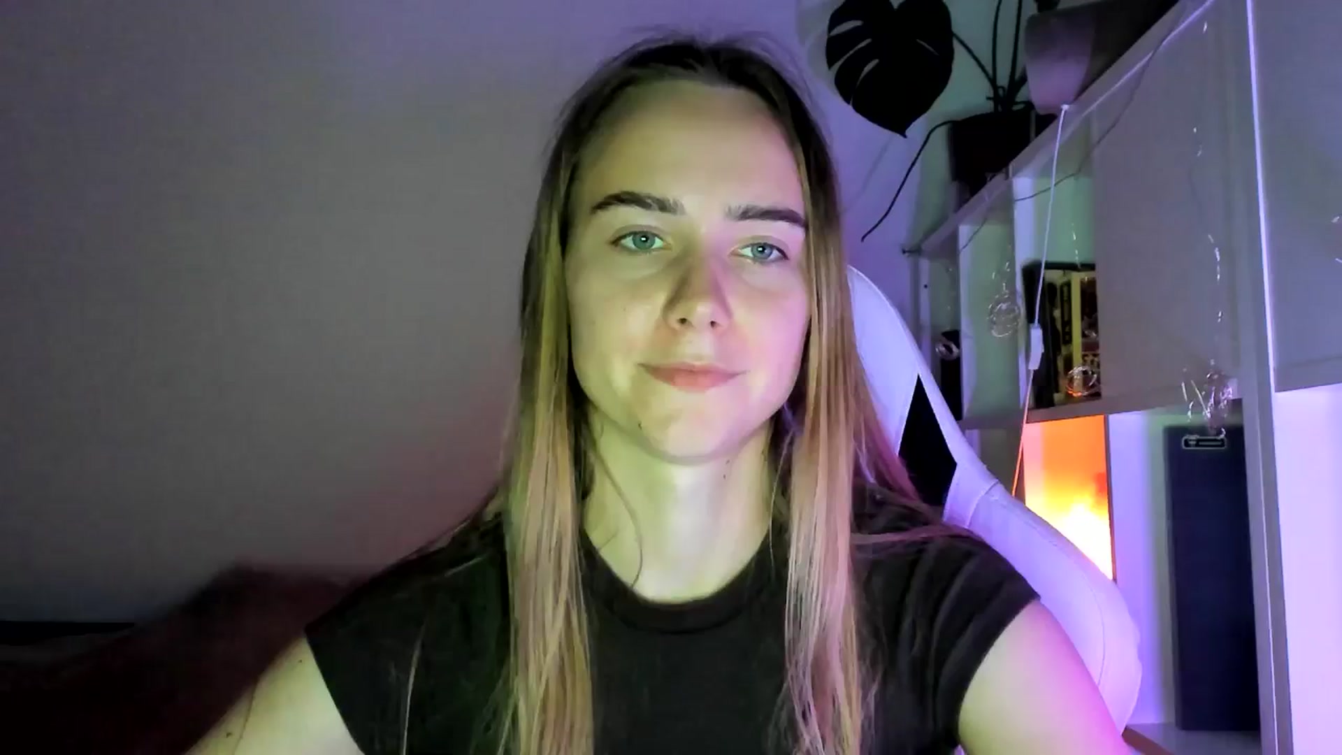Gallery image thumbnail from OhAlisa's myfreecams stream on, 07/24/2025, 19:12 image 6 of 20
