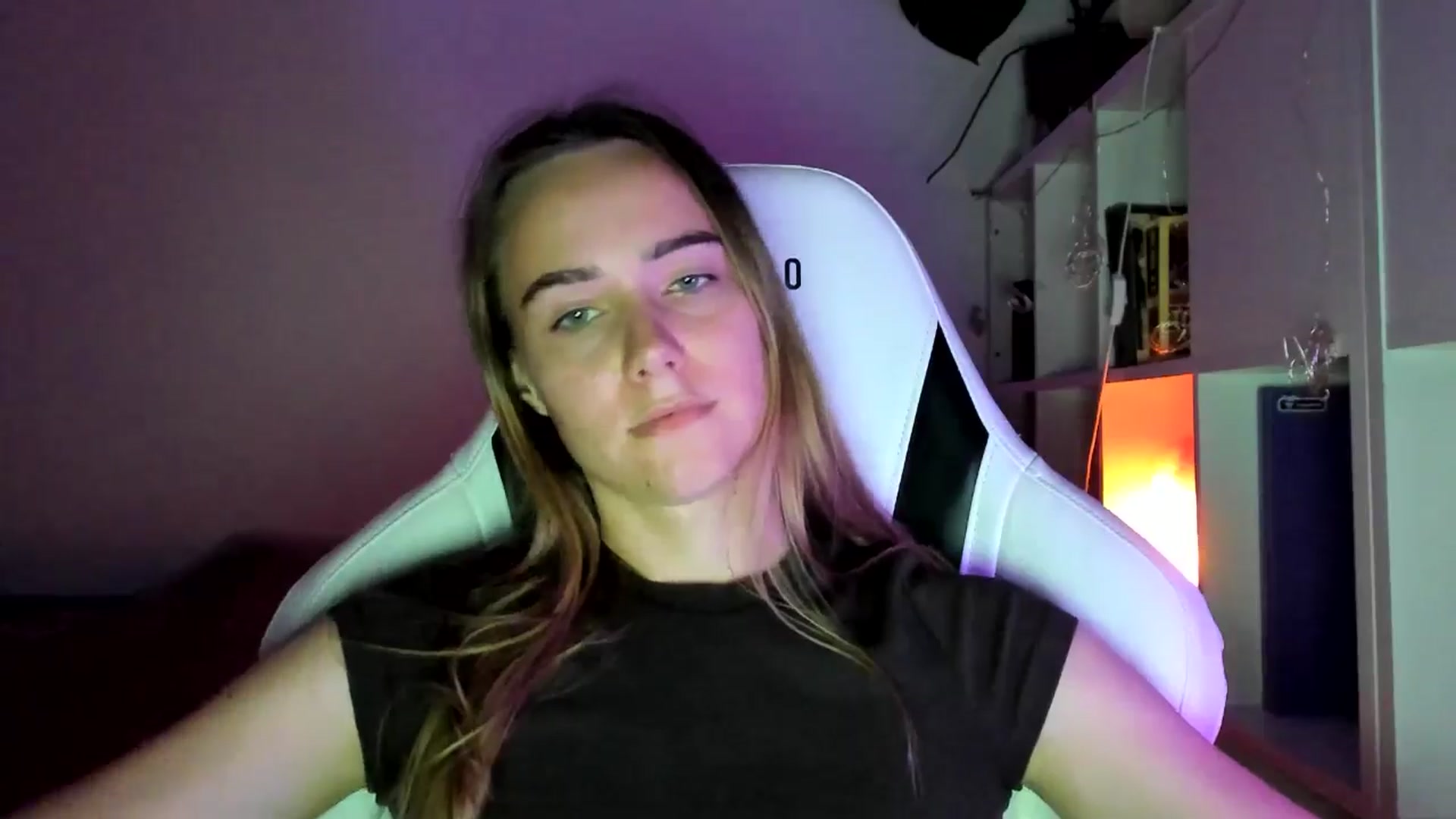 Gallery image thumbnail from OhAlisa's myfreecams stream on, 07/24/2025, 19:12 image 15 of 20