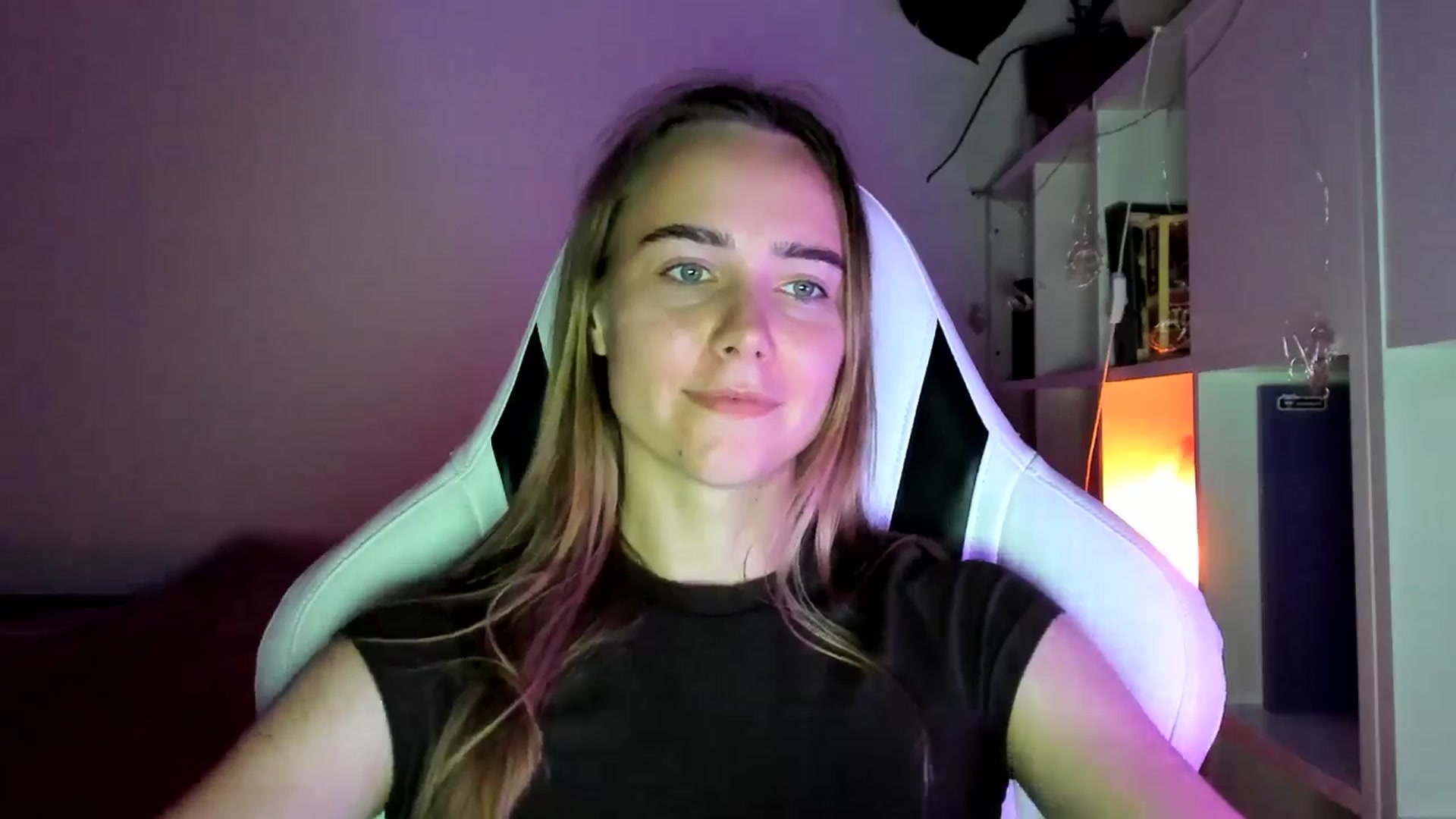 Gallery image thumbnail from OhAlisa's myfreecams stream on, 07/24/2025, 19:12 image 14 of 20