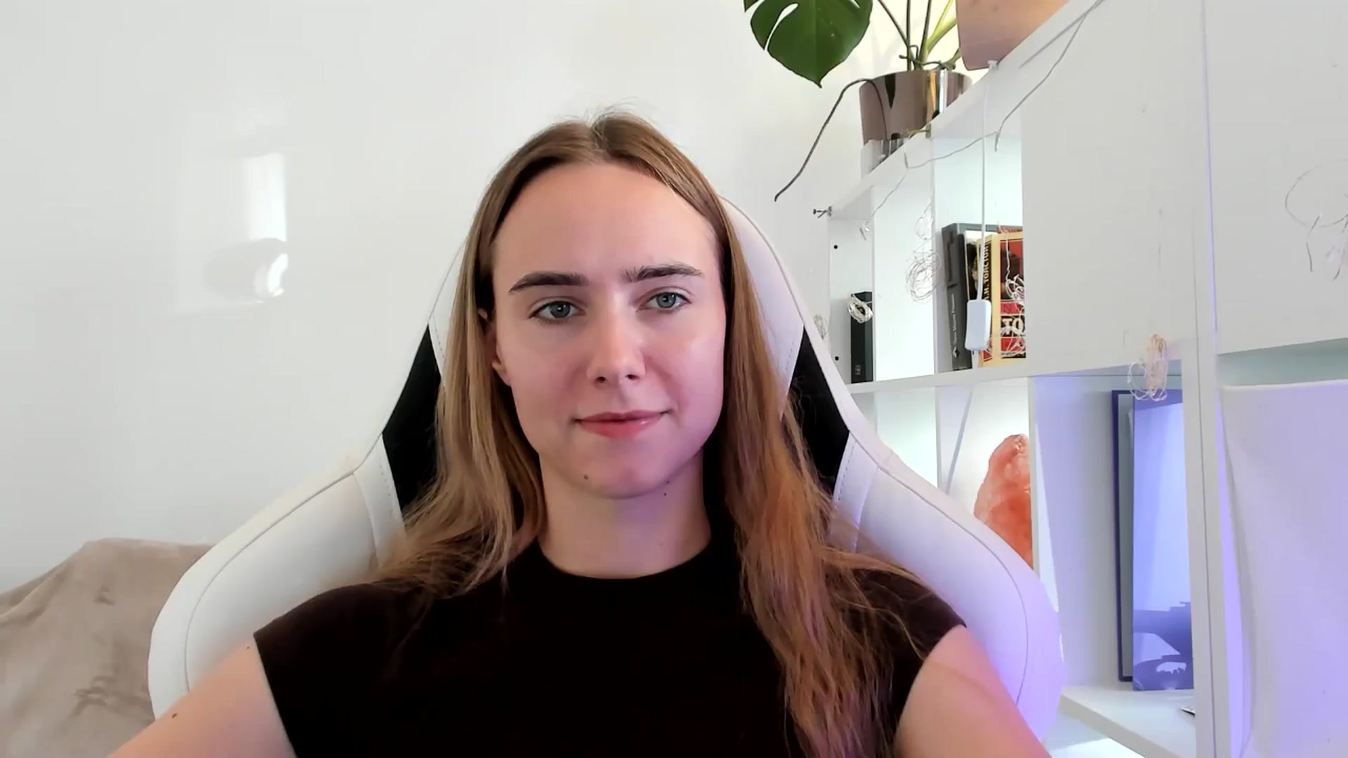 Gallery image thumbnail from OhAlisa's myfreecams stream on, 07/25/2025, 17:00 image 1 of 20