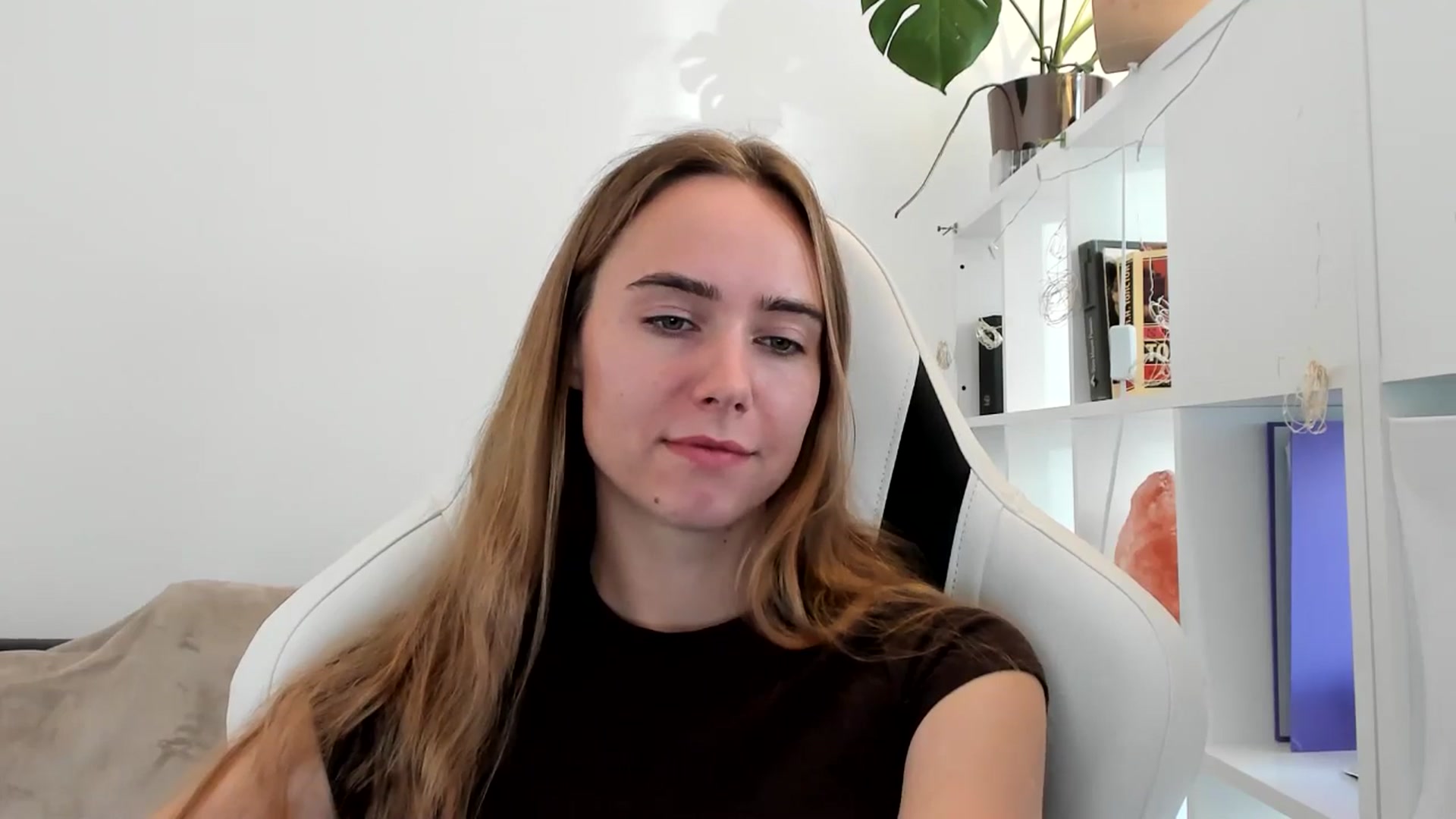 Gallery image thumbnail from OhAlisa's myfreecams stream on, 07/25/2025, 17:00 image 18 of 20