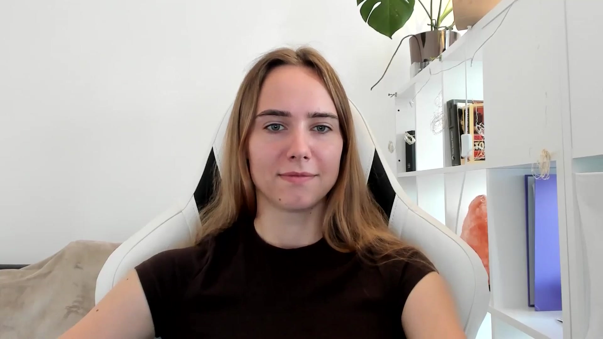 Gallery image thumbnail from OhAlisa's myfreecams stream on, 07/25/2025, 17:00 image 14 of 20