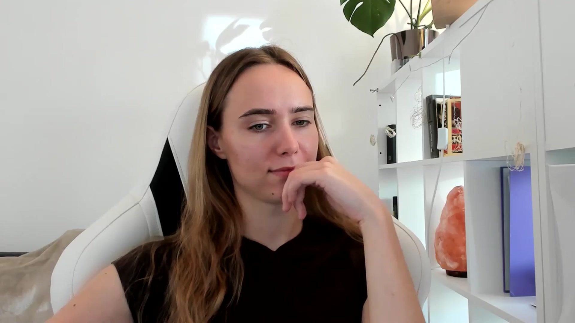 Gallery image thumbnail from OhAlisa's myfreecams stream on, 07/25/2025, 17:00 image 10 of 20
