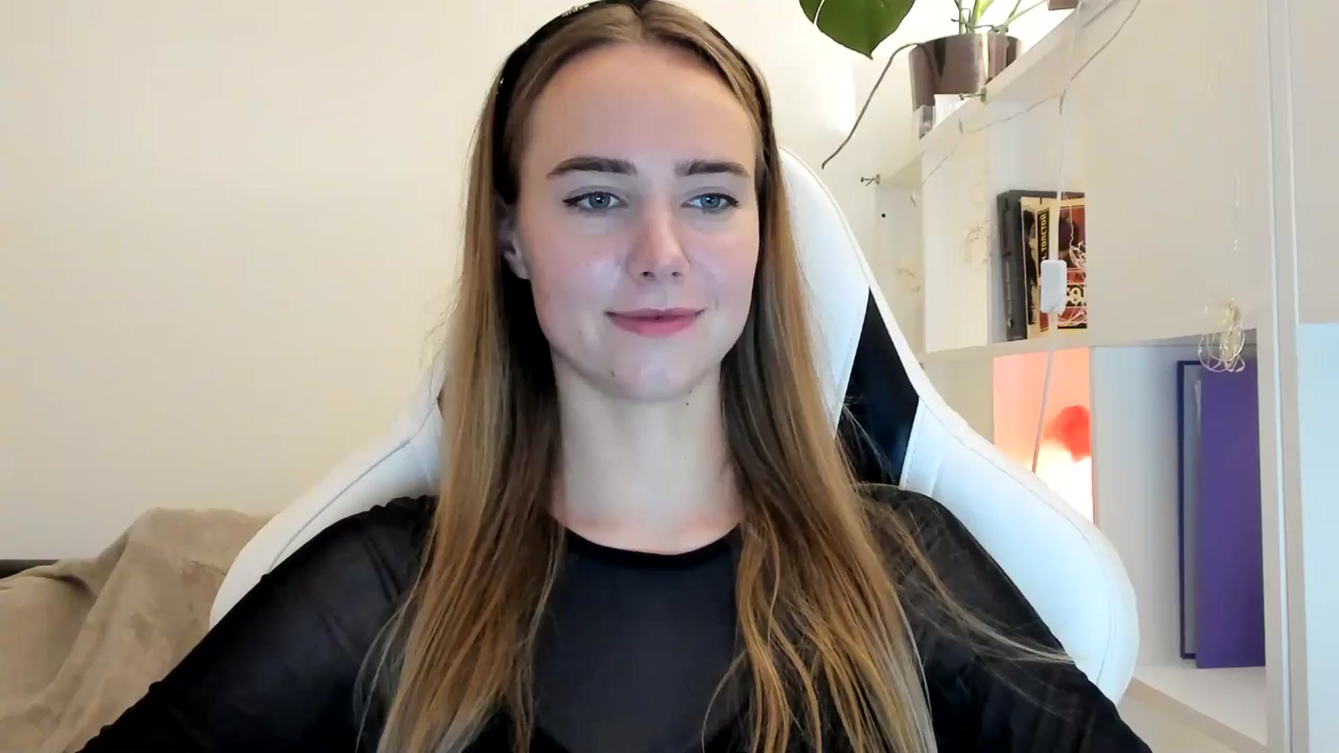 Gallery image thumbnail from OhAlisa's myfreecams stream on, 07/26/2025, 21:37 image 11 of 20