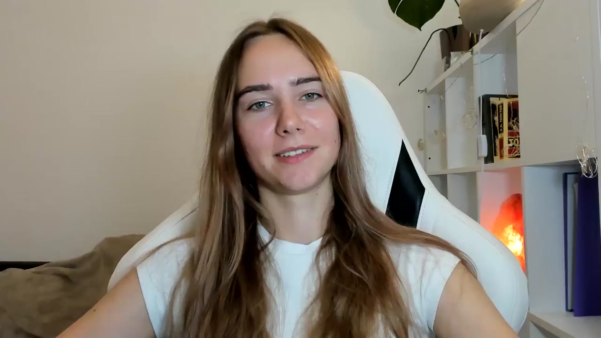 Gallery image thumbnail from OhAlisa's myfreecams stream on, 07/28/2025, 16:43 image 14 of 20