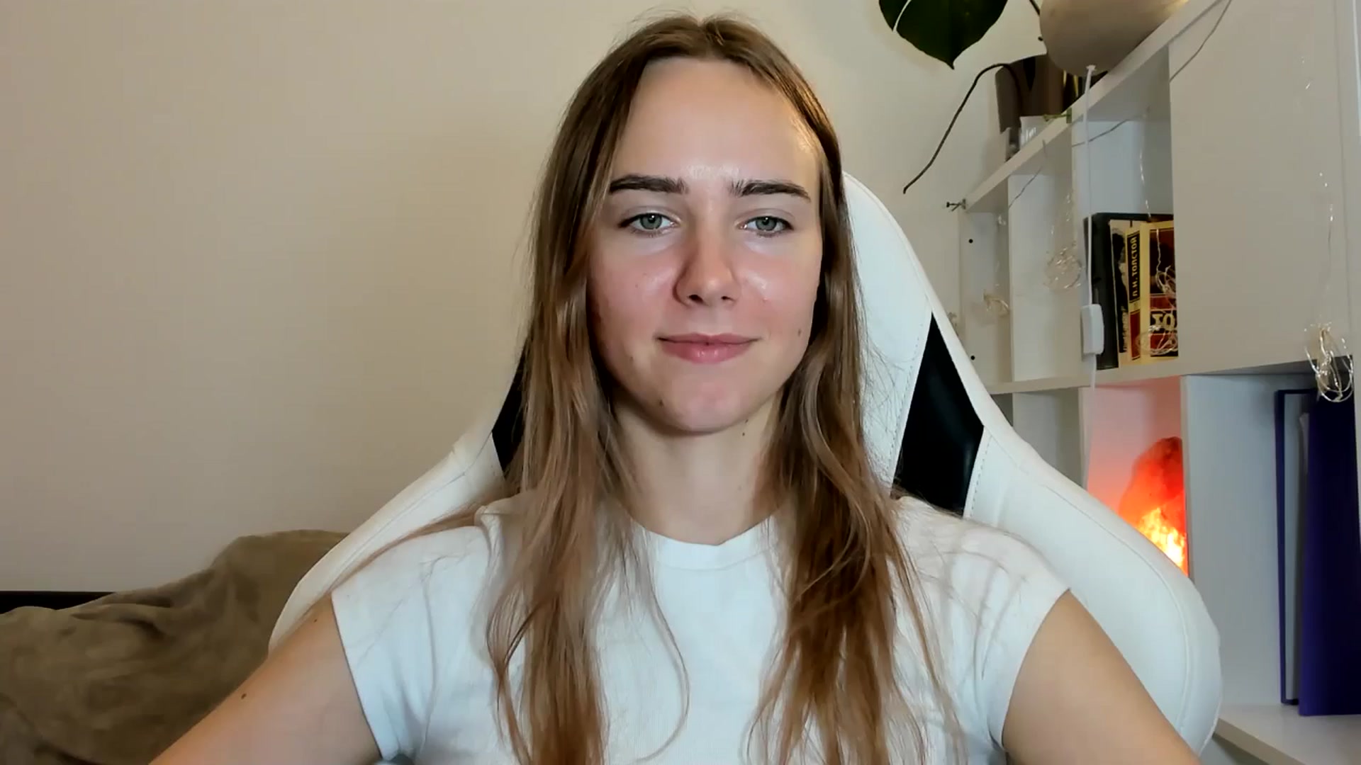 Gallery image thumbnail from OhAlisa's myfreecams stream on, 07/28/2025, 16:43 image 11 of 20