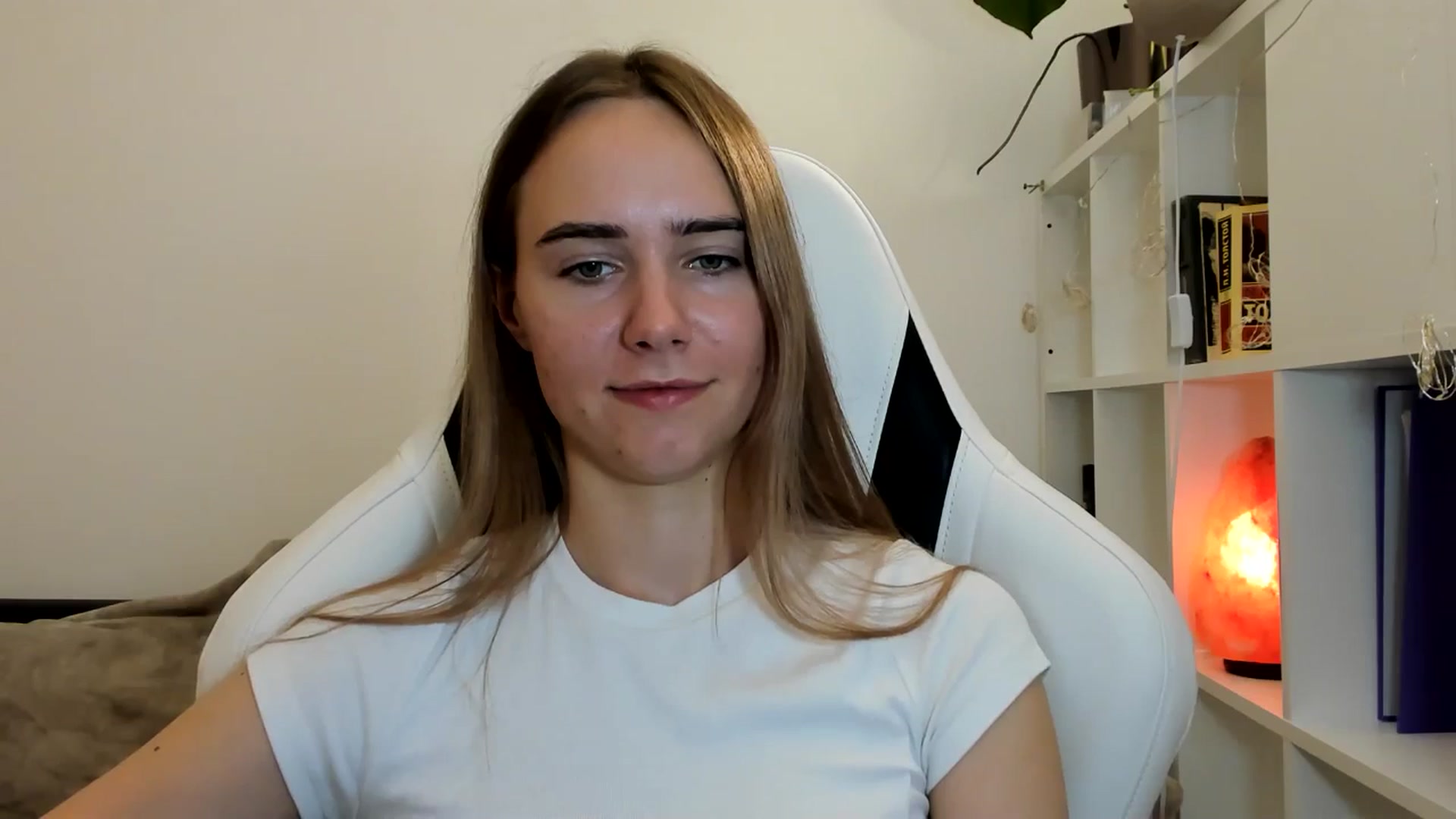 Gallery image thumbnail from OhAlisa's myfreecams stream on, 07/28/2025, 18:18 image 14 of 20