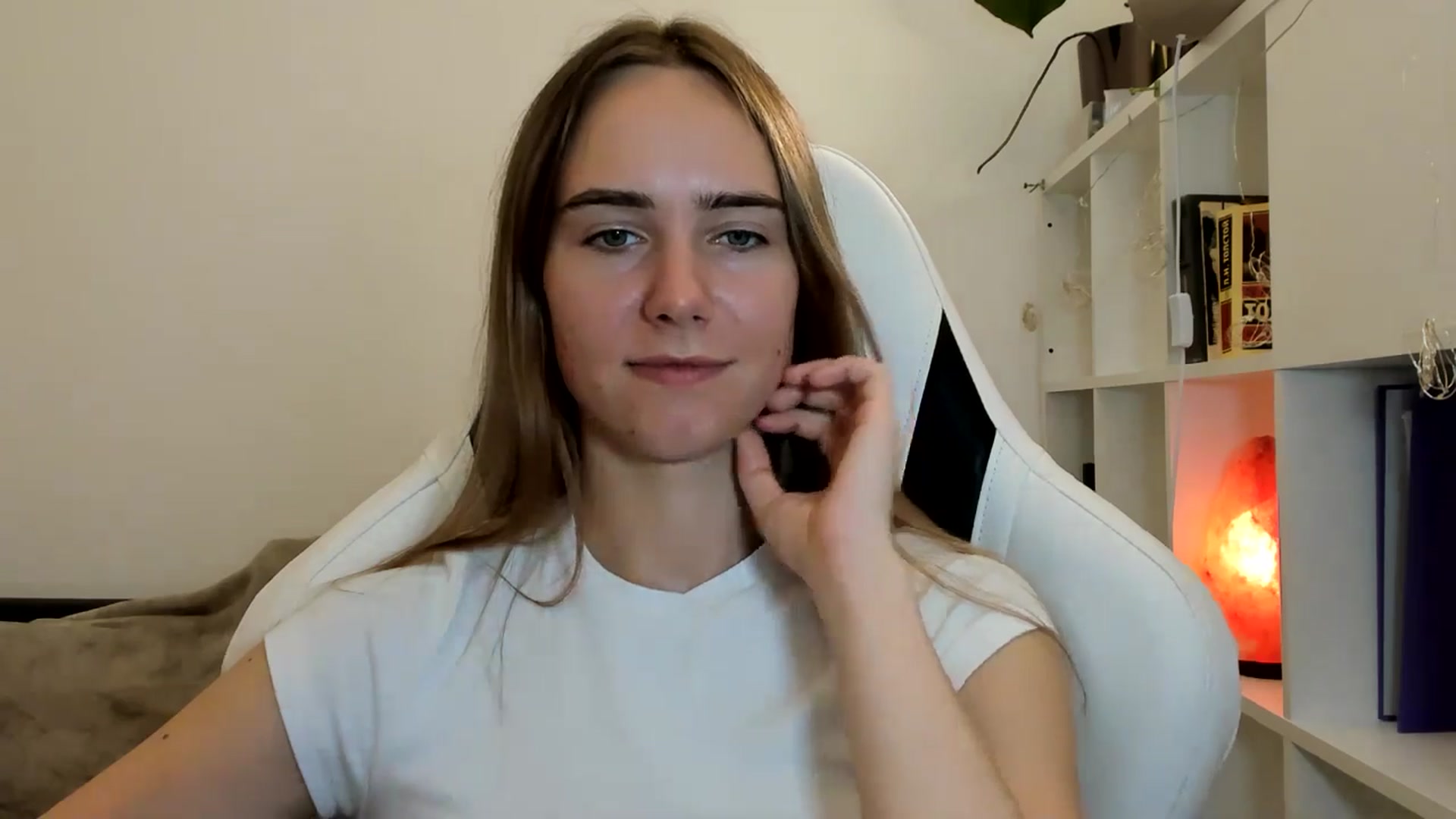Gallery image thumbnail from OhAlisa's myfreecams stream on, 07/28/2025, 18:18 image 18 of 20