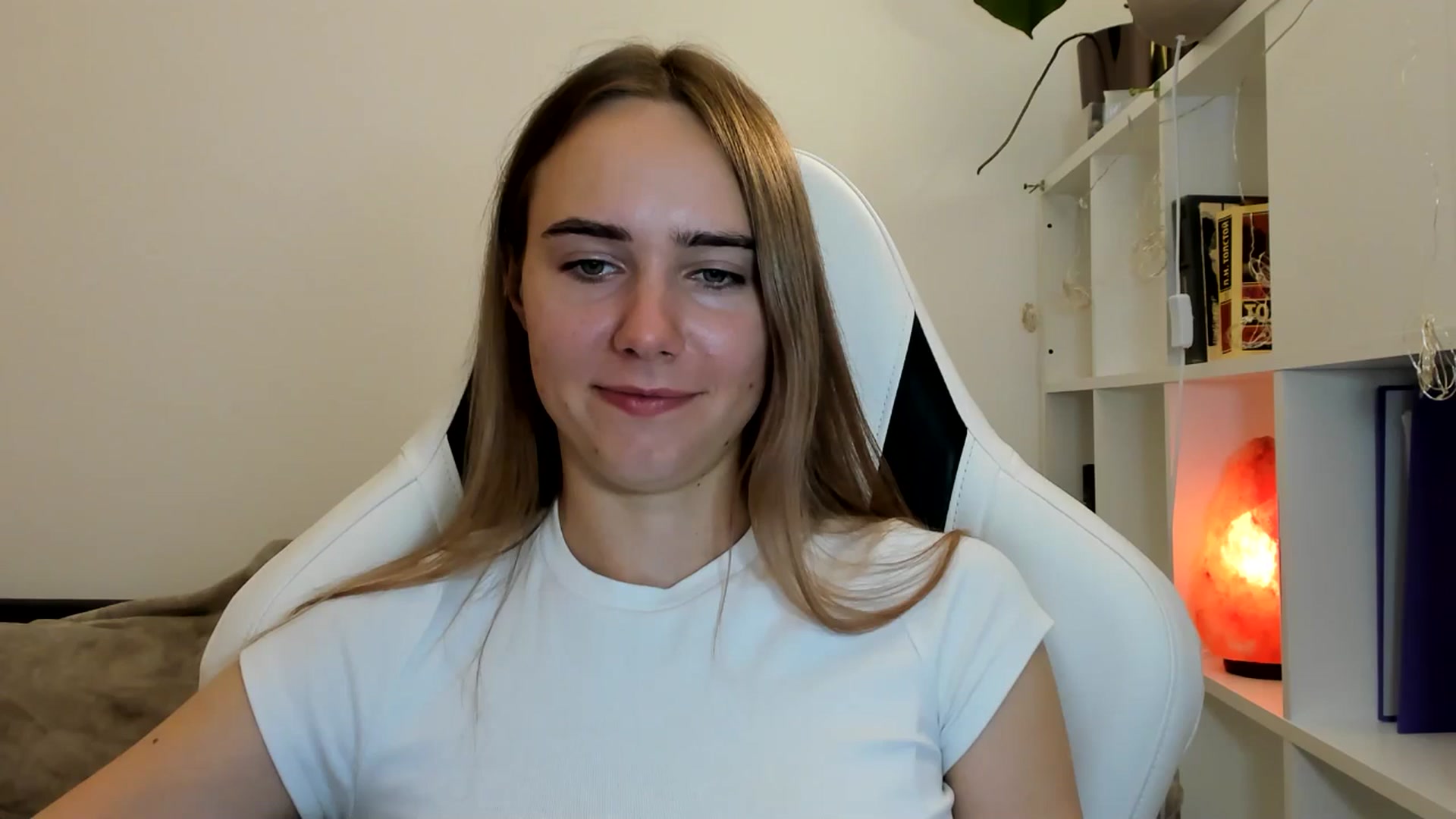 Gallery image thumbnail from OhAlisa's myfreecams stream on, 07/28/2025, 18:18 image 13 of 20