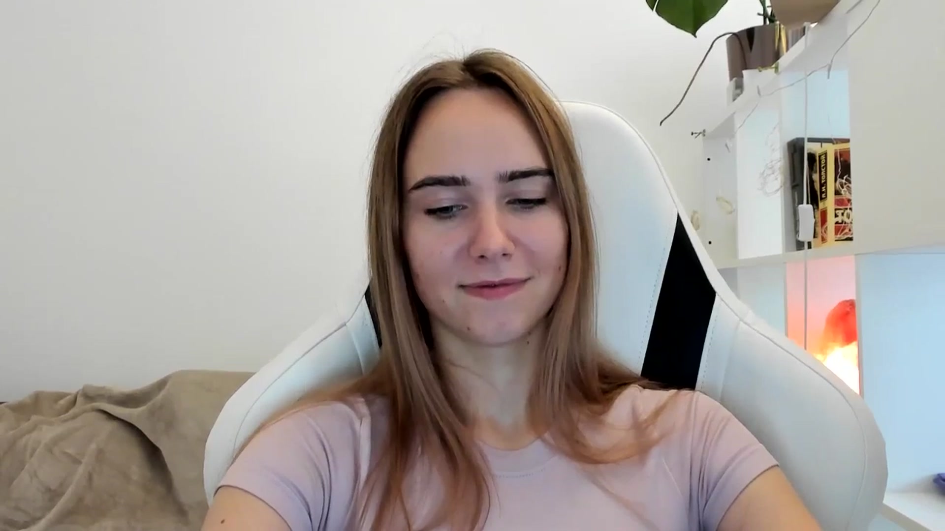Gallery image thumbnail from OhAlisa's myfreecams stream on, 07/29/2025, 15:01 image 16 of 20
