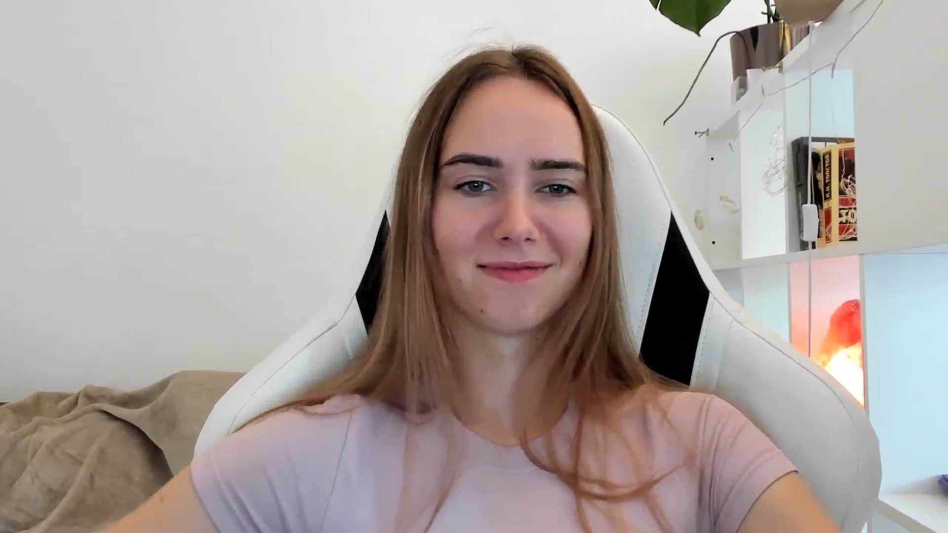 Gallery image thumbnail from OhAlisa's myfreecams stream on, 07/29/2025, 15:01 image 11 of 20