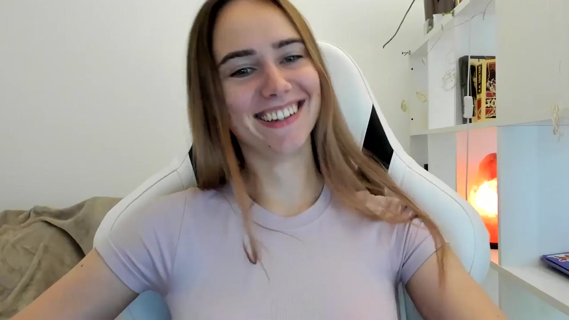 Gallery image thumbnail from OhAlisa's myfreecams stream on, 07/29/2025, 16:32 image 9 of 20