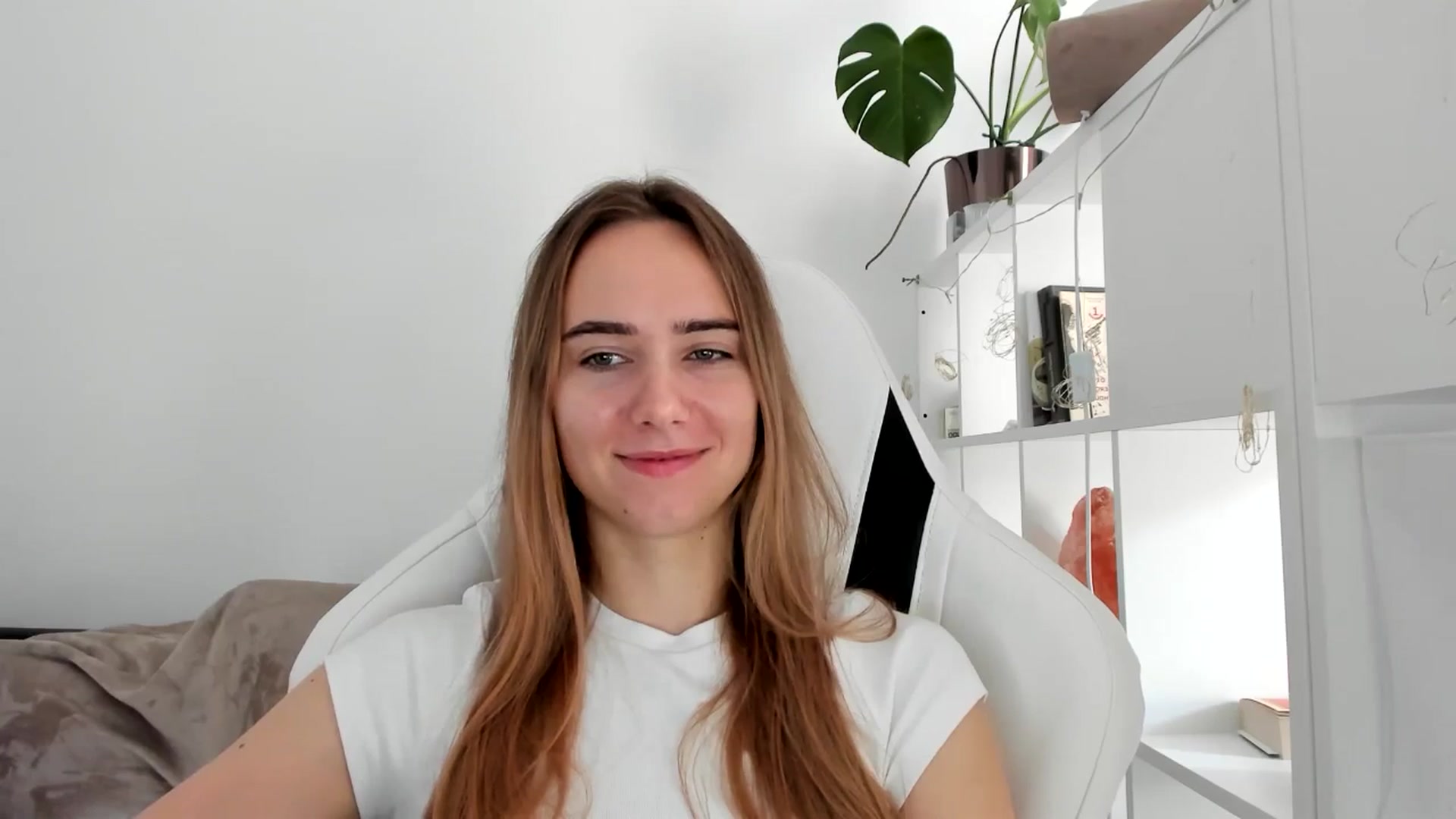 Gallery image thumbnail from OhAlisa's myfreecams stream on, 08/01/2025, 10:08 image 16 of 20