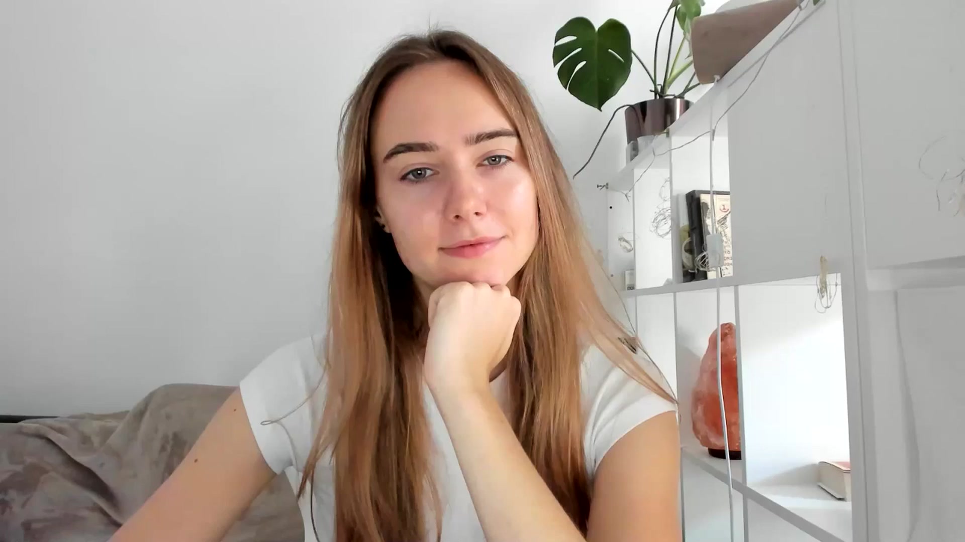 Gallery image thumbnail from OhAlisa's myfreecams stream on, 08/01/2025, 10:08 image 18 of 20