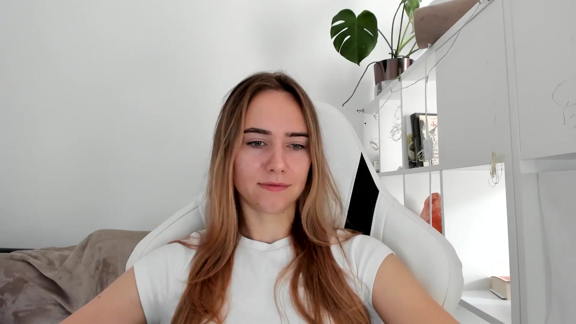 Gallery image thumbnail from OhAlisa's myfreecams stream on, 08/01/2025, 10:08 image 15 of 20