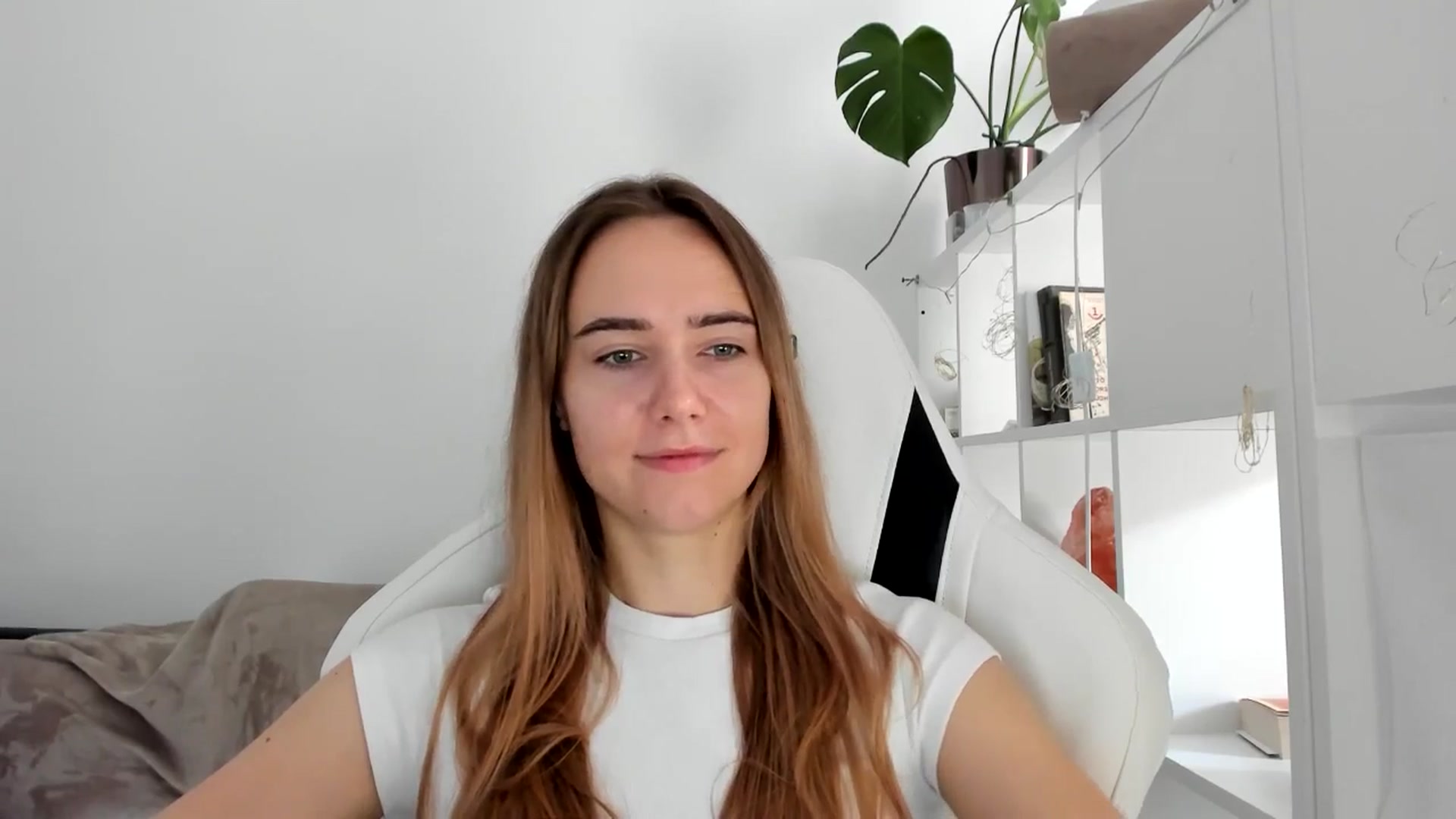 Gallery image thumbnail from OhAlisa's myfreecams stream on, 08/01/2025, 10:08 image 11 of 20