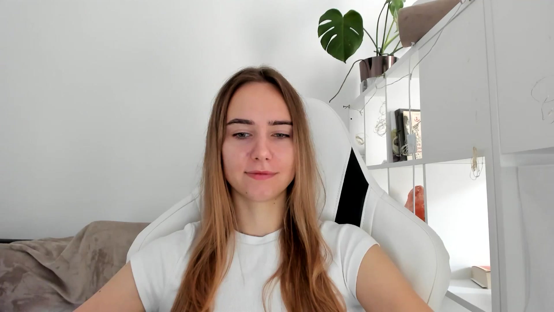 Gallery image thumbnail from OhAlisa's myfreecams stream on, 08/01/2025, 10:08 image 13 of 20