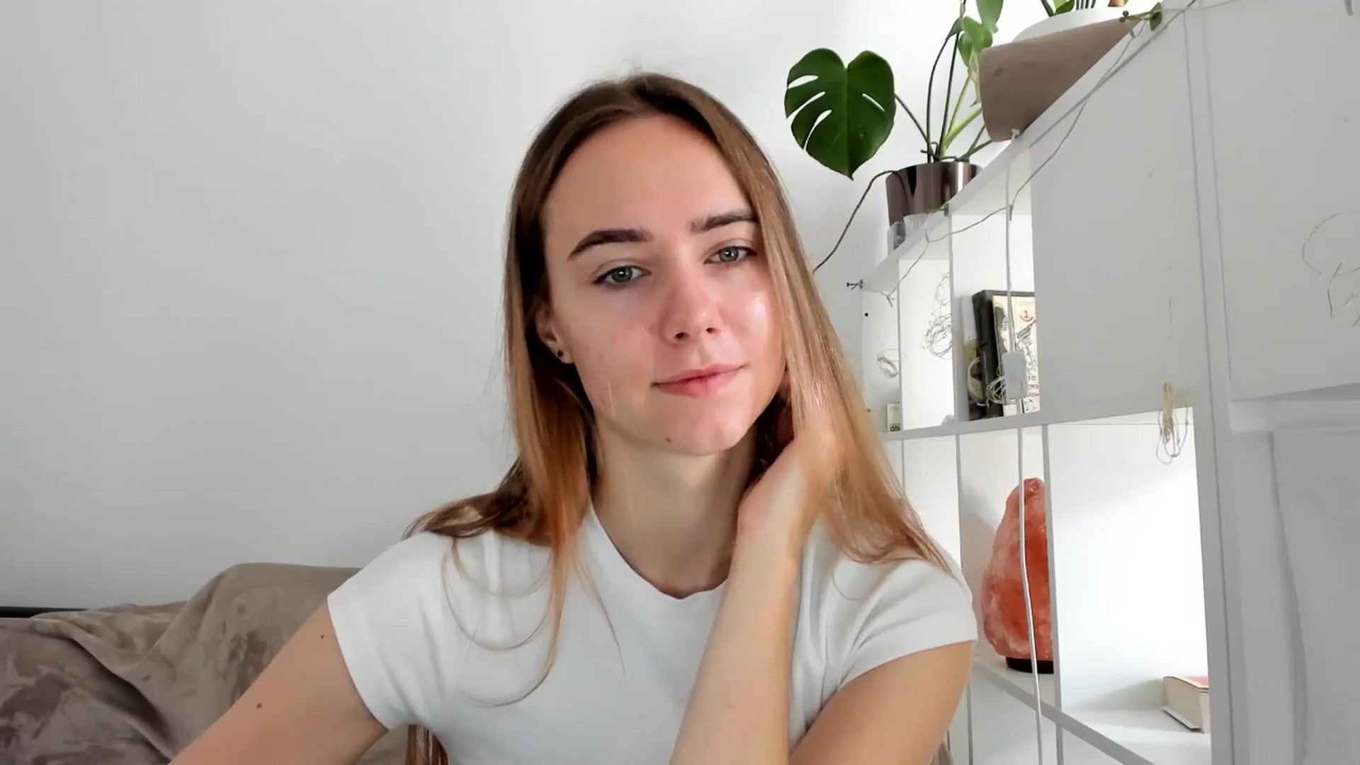 Gallery image thumbnail from OhAlisa's myfreecams stream on, 08/01/2025, 10:08 image 2 of 20
