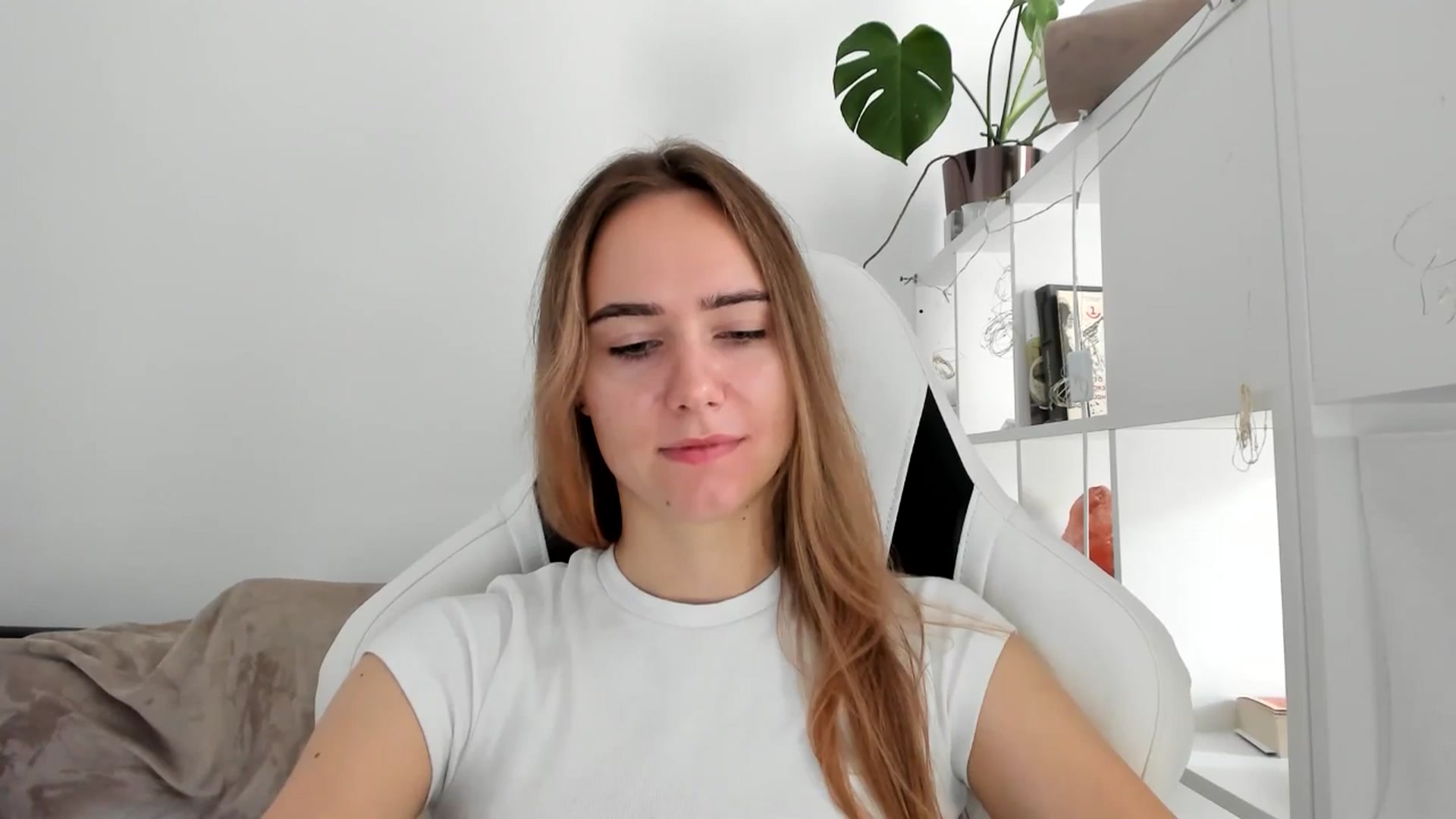 Gallery image thumbnail from OhAlisa's myfreecams stream on, 08/01/2025, 10:08 image 8 of 20