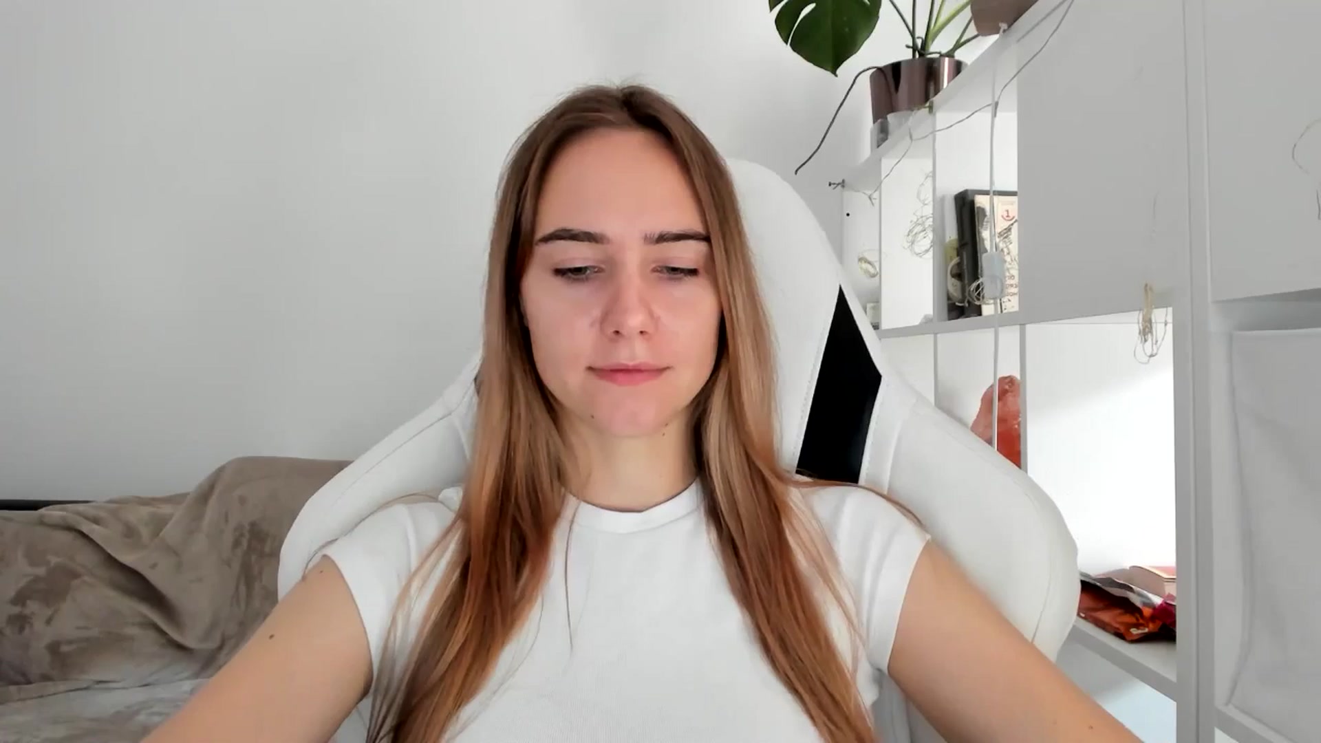 Gallery image thumbnail from OhAlisa's myfreecams stream on, 08/01/2025, 10:50 image 17 of 20