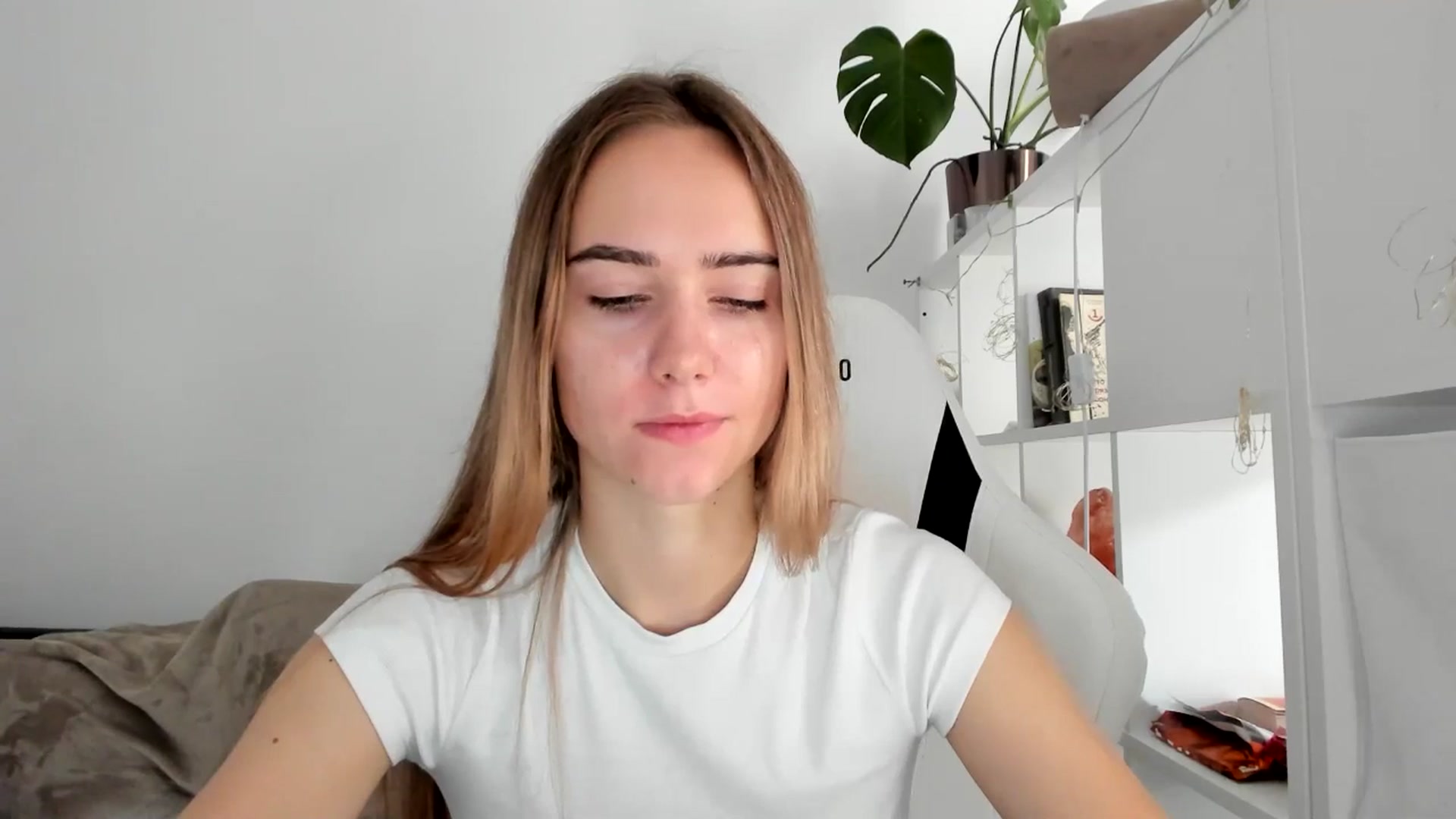 Gallery image thumbnail from OhAlisa's myfreecams stream on, 08/01/2025, 10:50 image 11 of 20