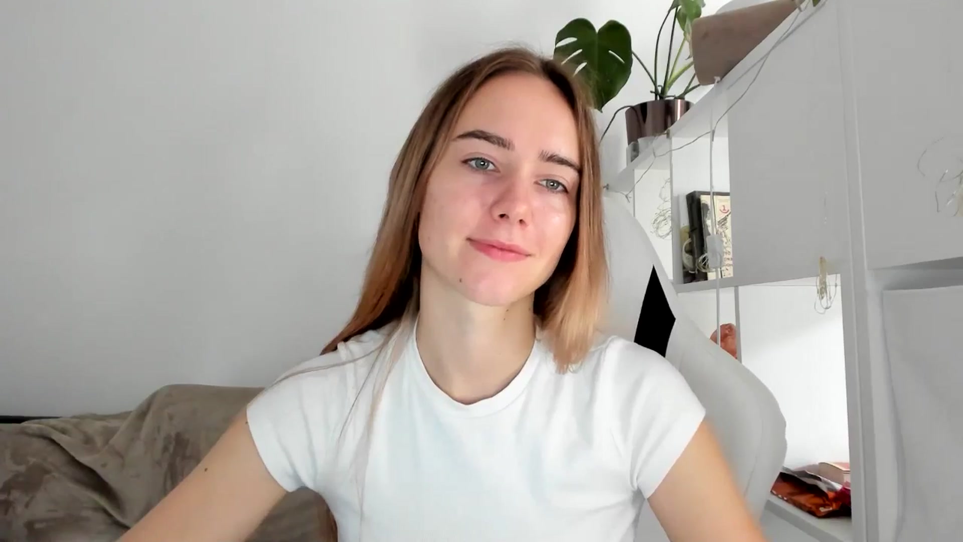 Gallery image thumbnail from OhAlisa's myfreecams stream on, 08/01/2025, 10:50 image 10 of 20