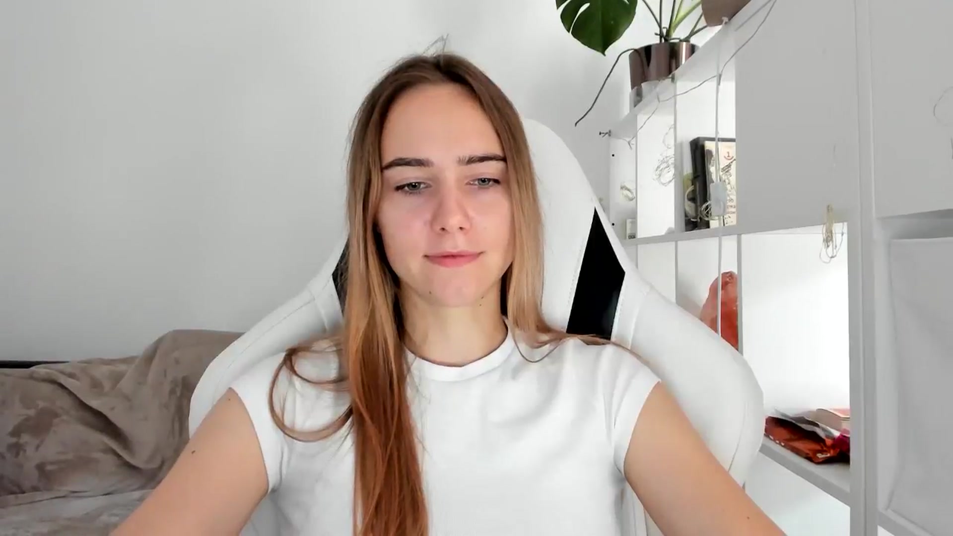 Gallery image thumbnail from OhAlisa's myfreecams stream on, 08/01/2025, 11:14 image 19 of 20