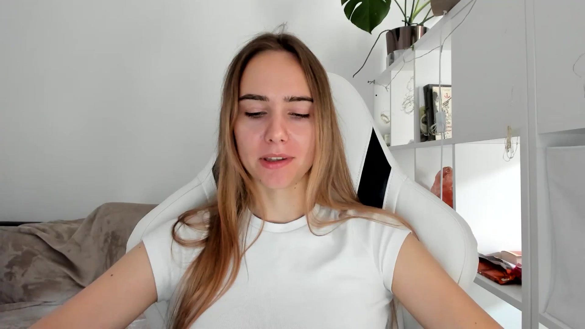 Gallery image thumbnail from OhAlisa's myfreecams stream on, 08/01/2025, 11:14 image 13 of 20